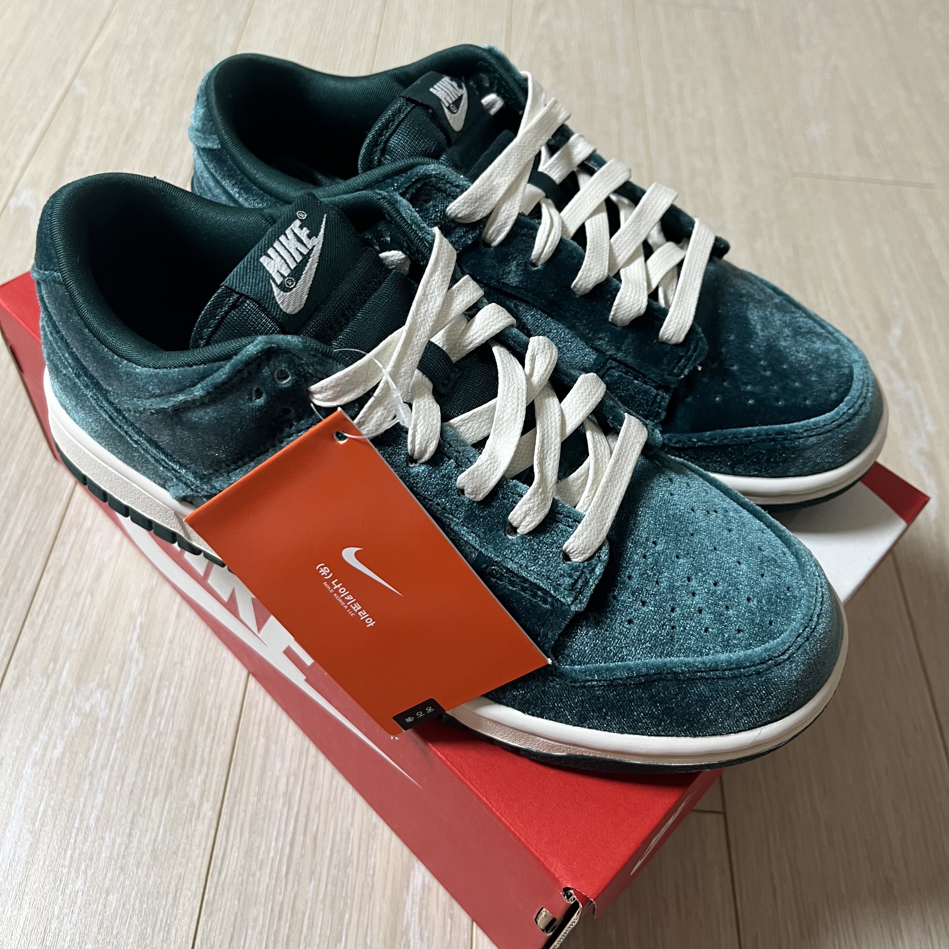 (W) Nike Dunk Low Atomic Teal 착용 스타일