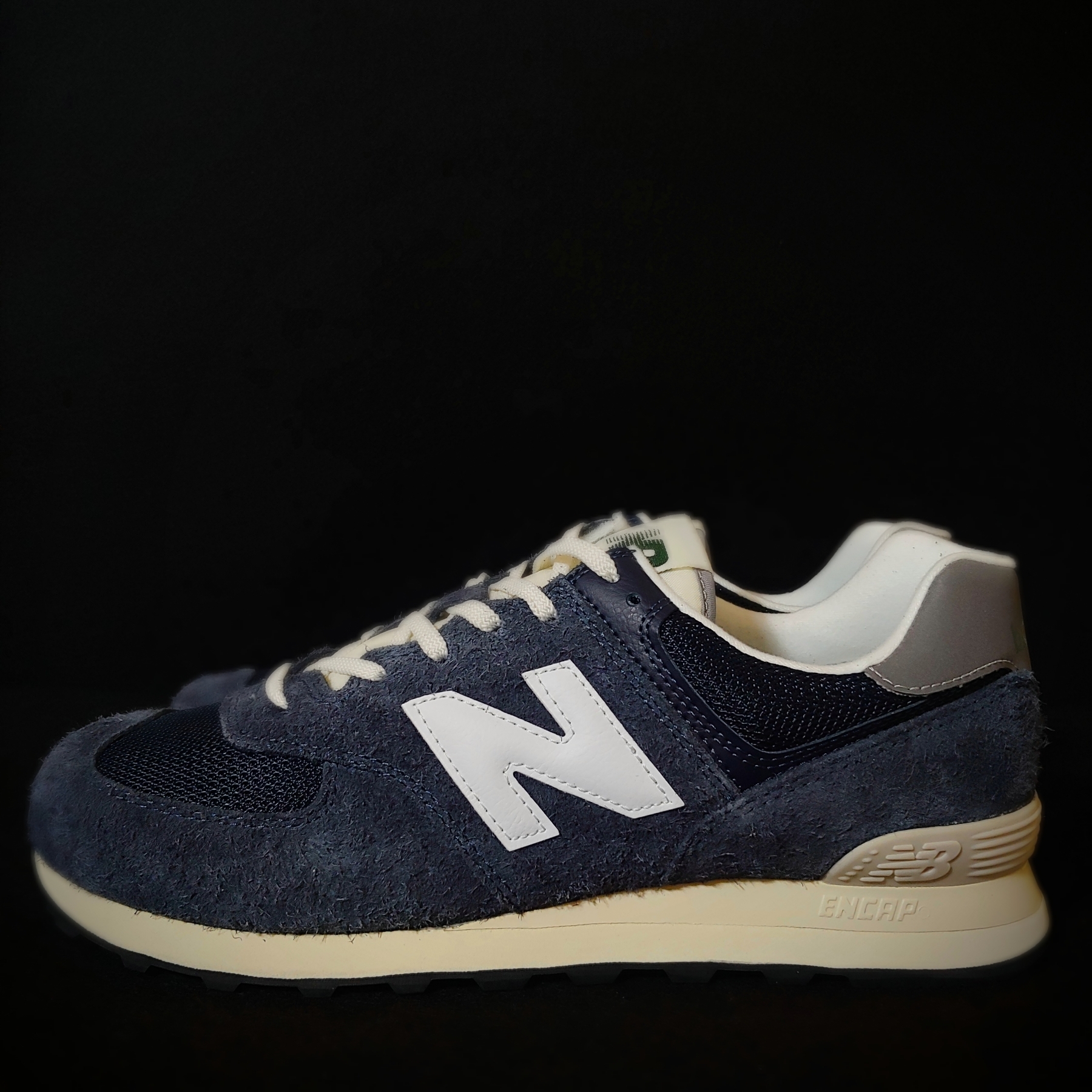 New Balance 574 Heritage Navy 착용 스타일 - 2