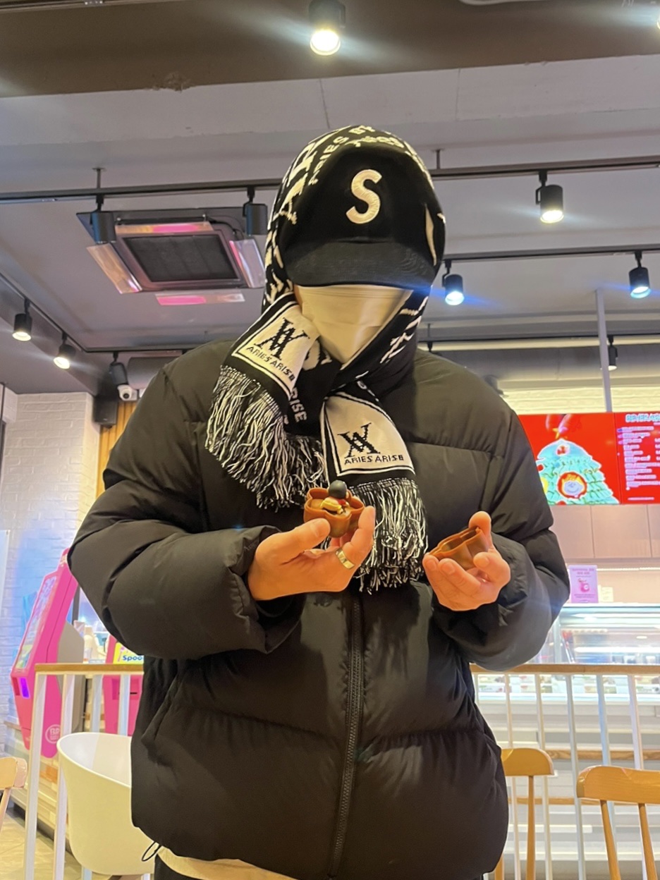Supreme Fine Wale Corduroy S Logo 6-Panel Black - 21SS 착용 스타일 - 1