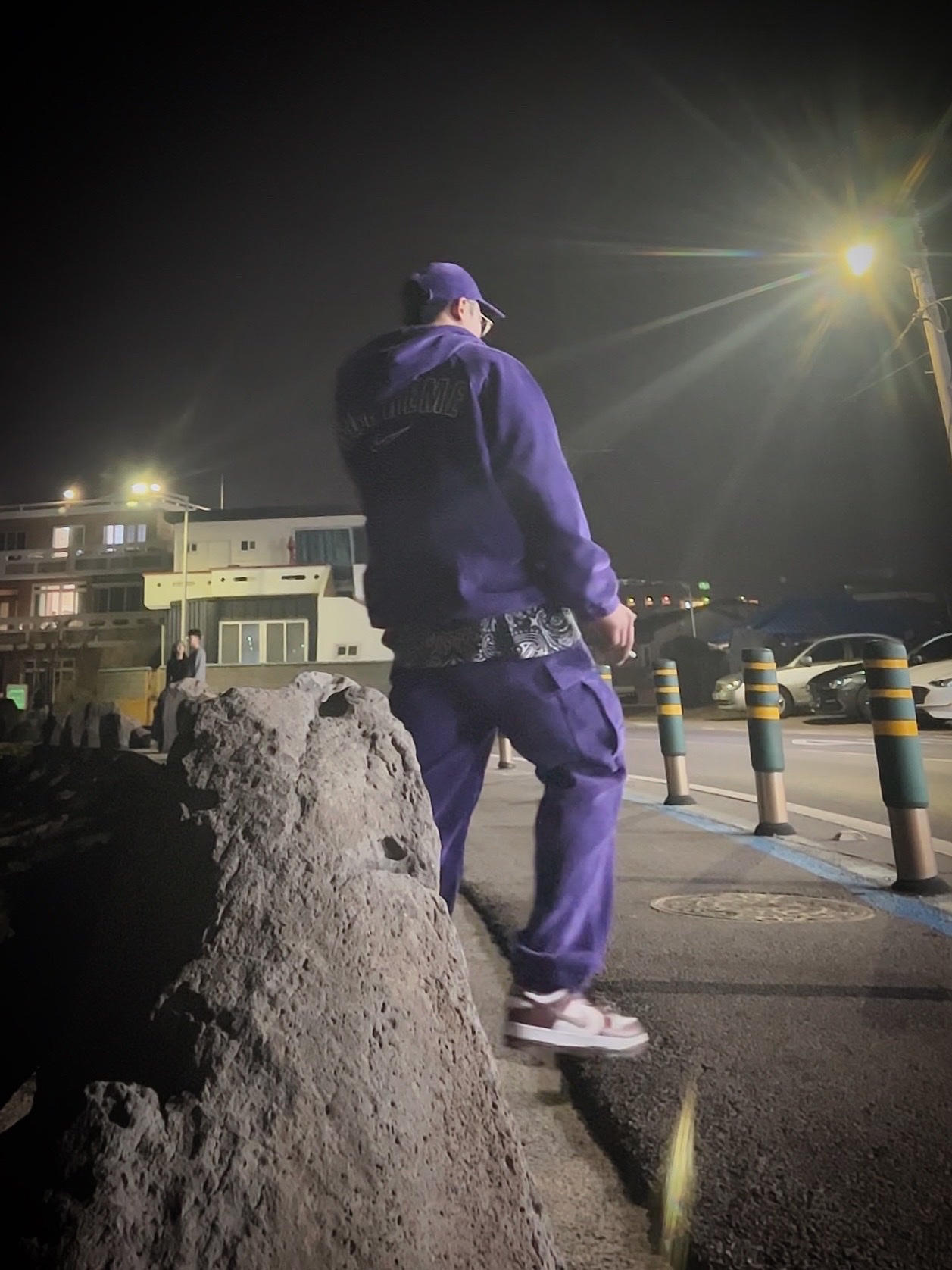 Supreme x Nike Arc Corduroy 6-Panel Purple - 22SS, Supreme Small Box T-Shirt Black Bandana - 21SS 착용 스타일 - 1