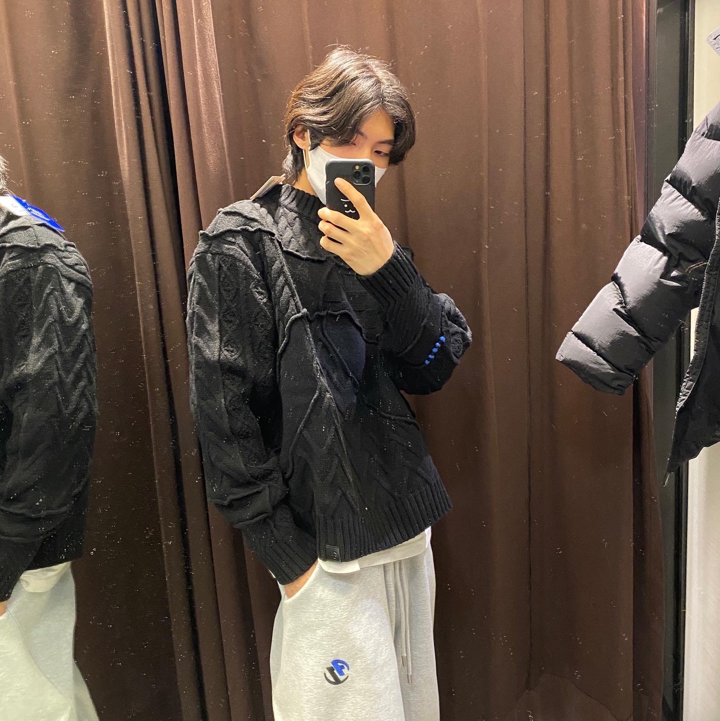 Zara x Ader Error Patchwork Oversize Knit Cardigan Multicolor, Zara x Ader Error Patchwork Oversize Knit Sweater Black μ°©μ© μ€νμΌ - 2