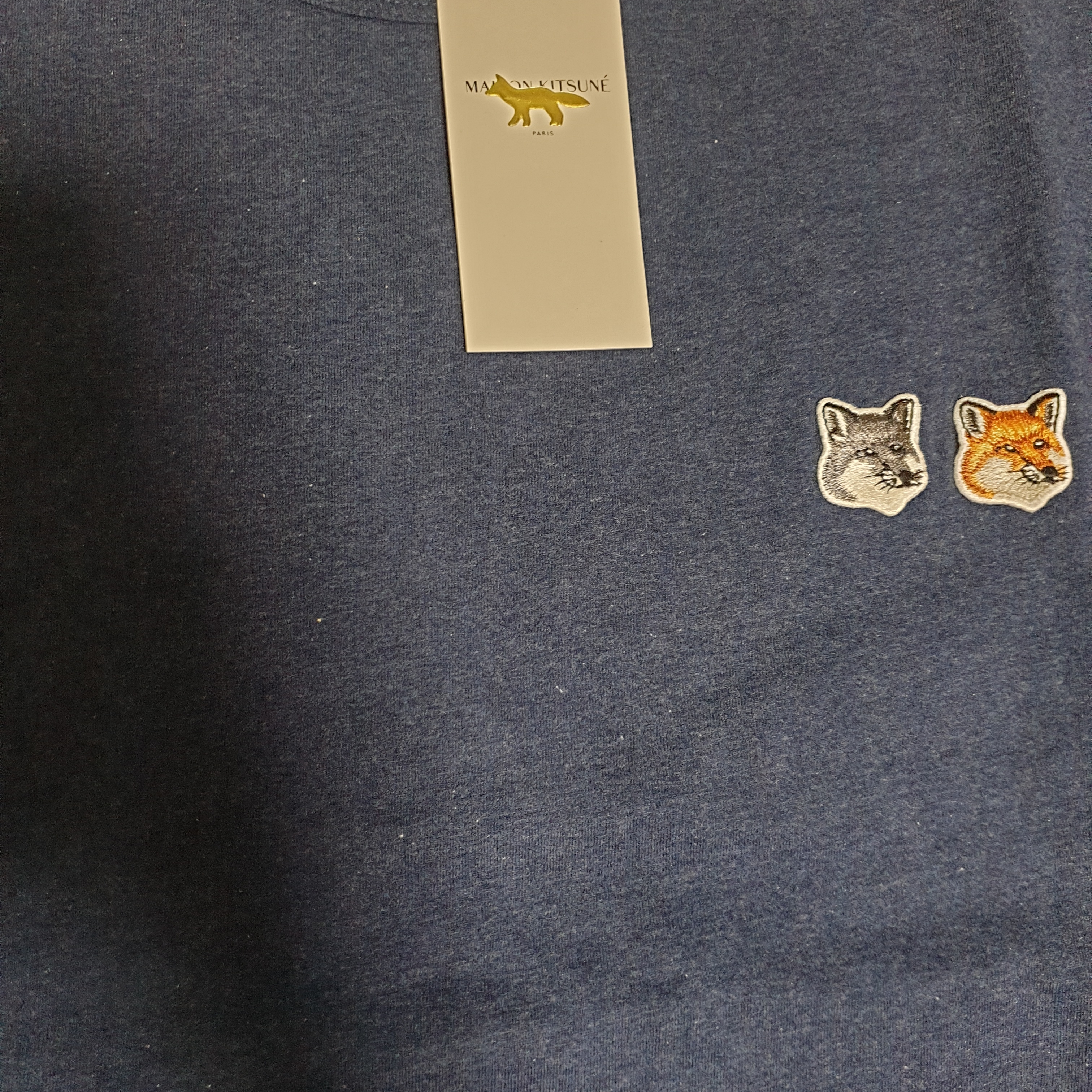 Maison Kitsune Double Fox Head Patch Classic T-Shirt Navy Melange 착용 스타일