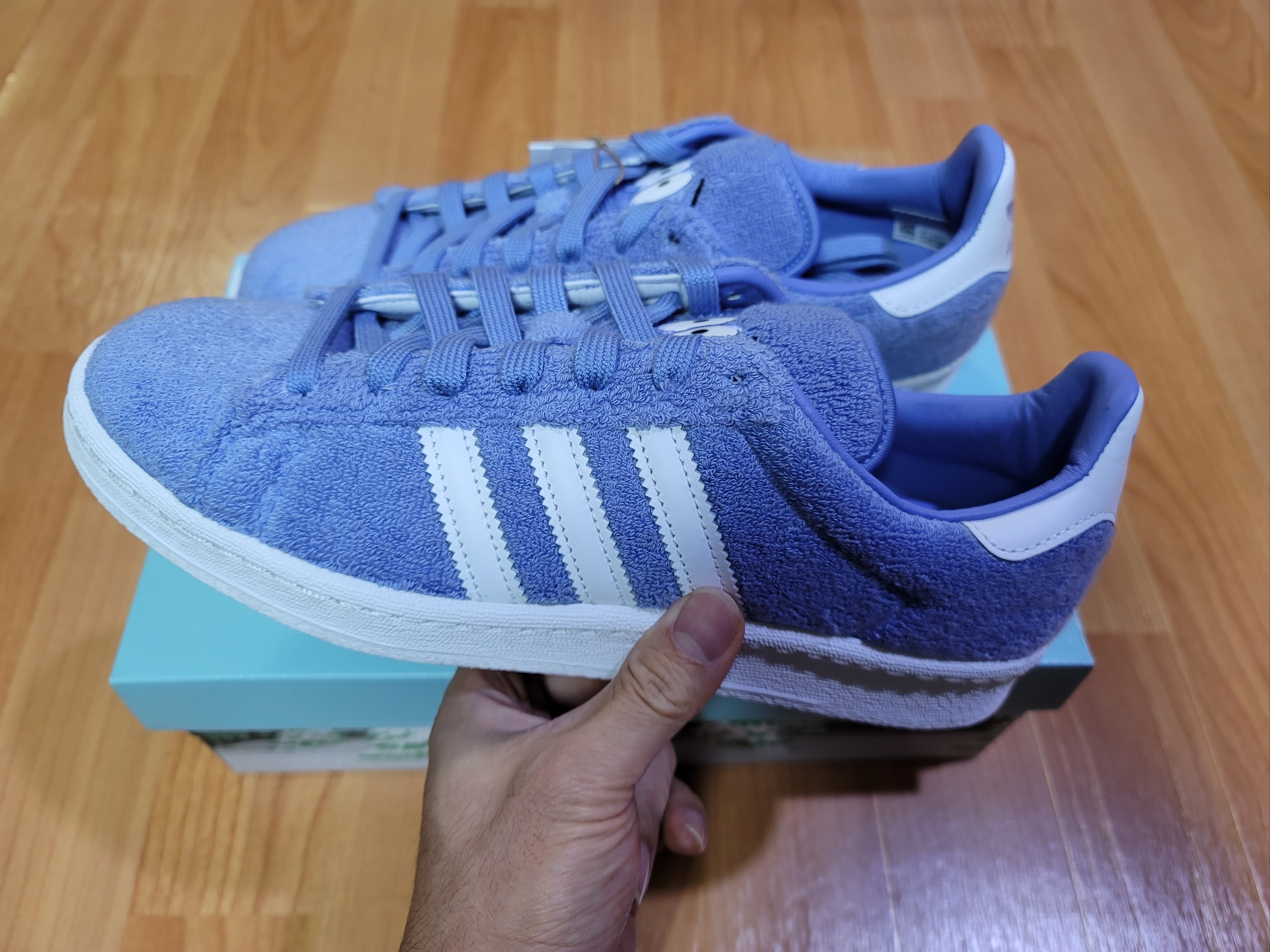 Adidas x South Park Campus 80s Towelie 착용 스타일 - 2