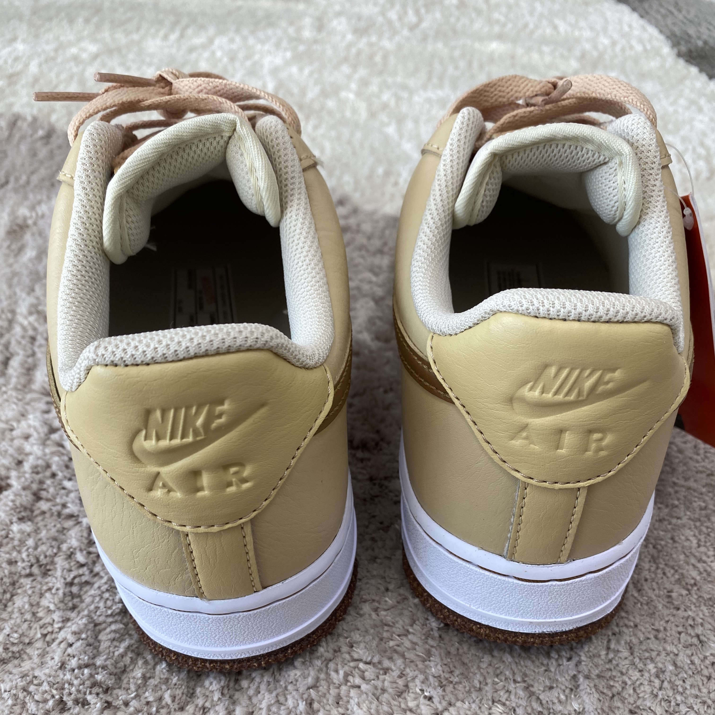 Nike Air Force 1 Low '07 LV8 Pearl White Sesame 착용 스타일 - 3