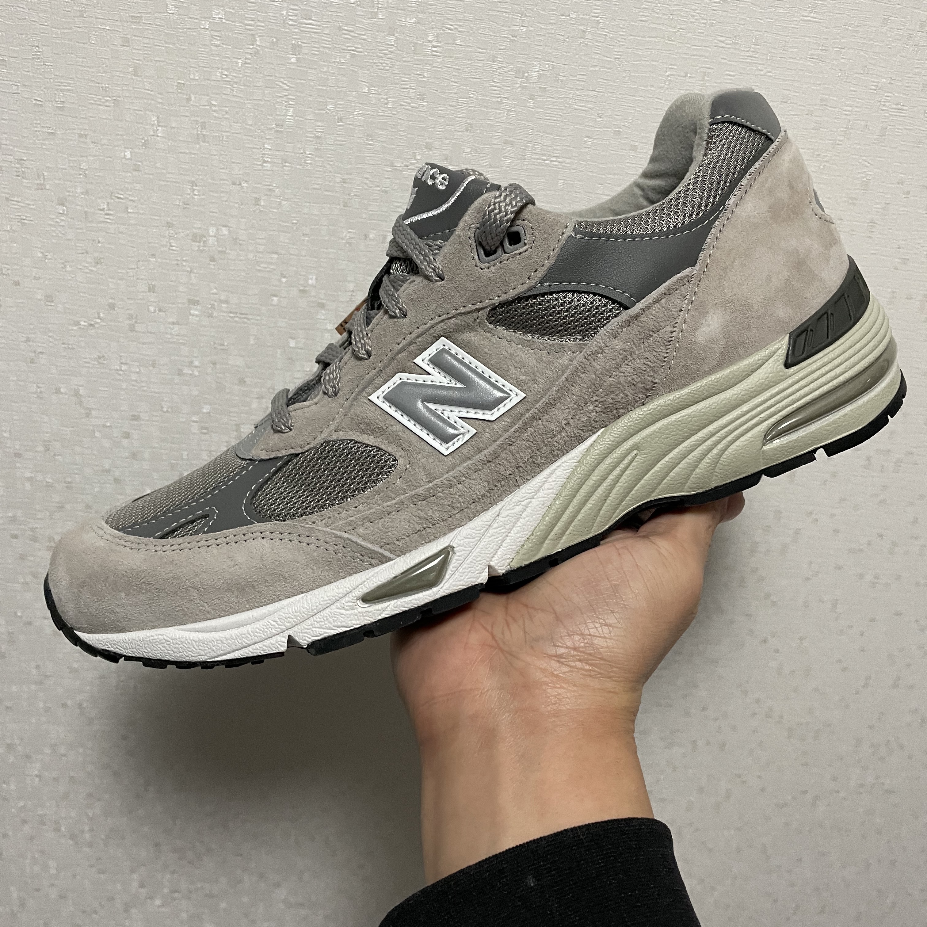 New Balance 991 Made in UK Grey 착용 스타일 - 1