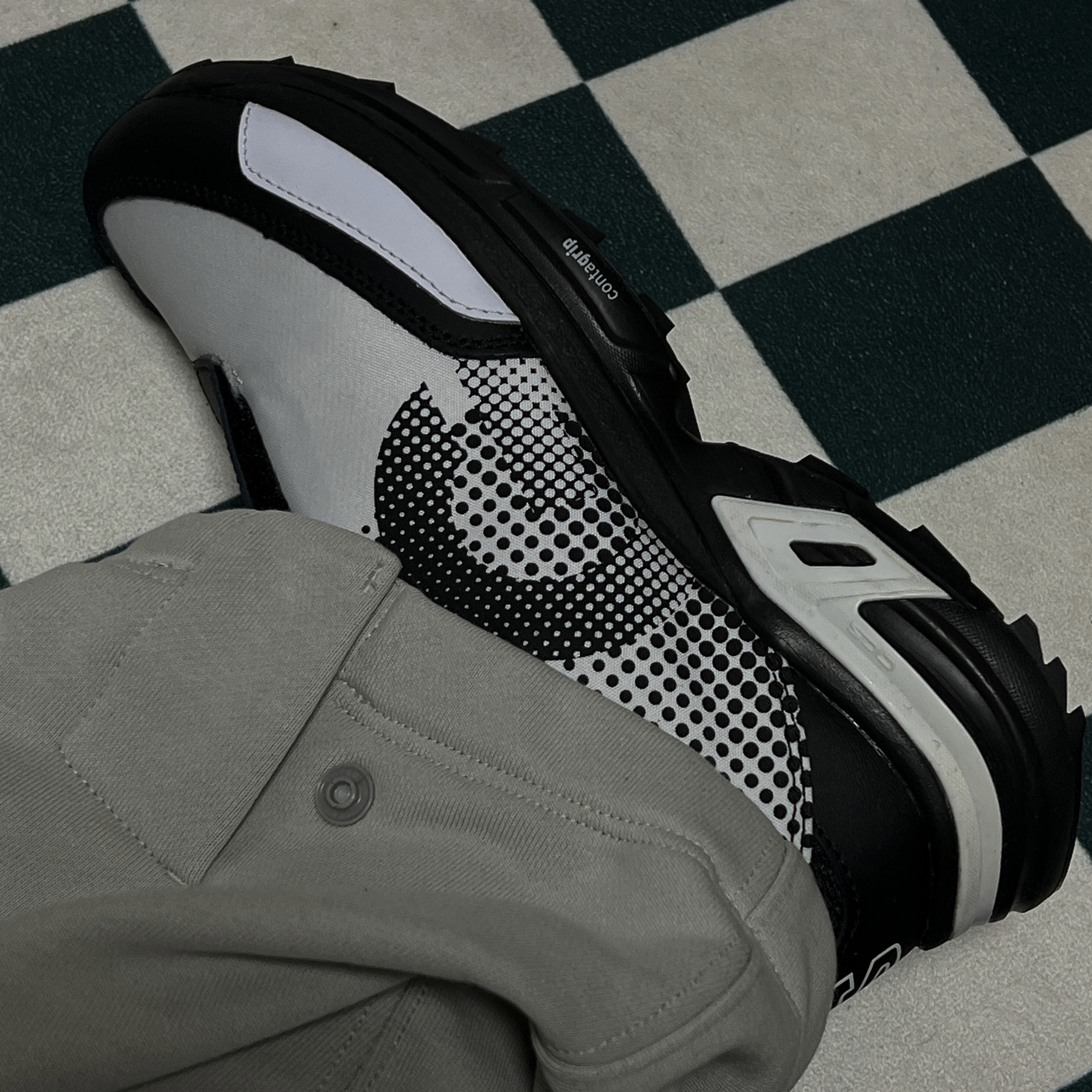 Salomon x Comme des Garcons Homme Plus SR901E White Black 착용 스타일 - 1