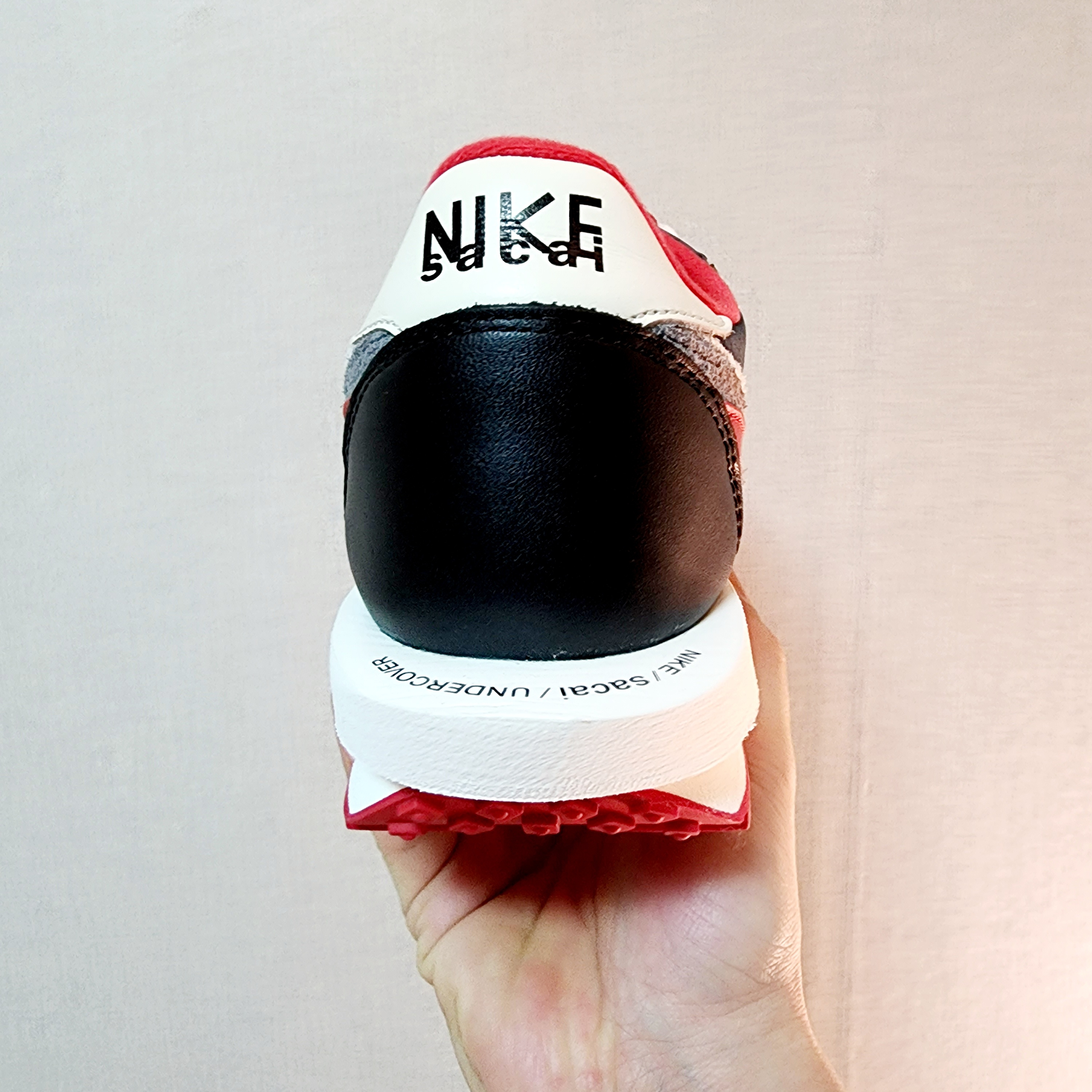 Nike x Sacai x Undercover LDWaffle Midnight Spruce University Red 착용 스타일 - 4