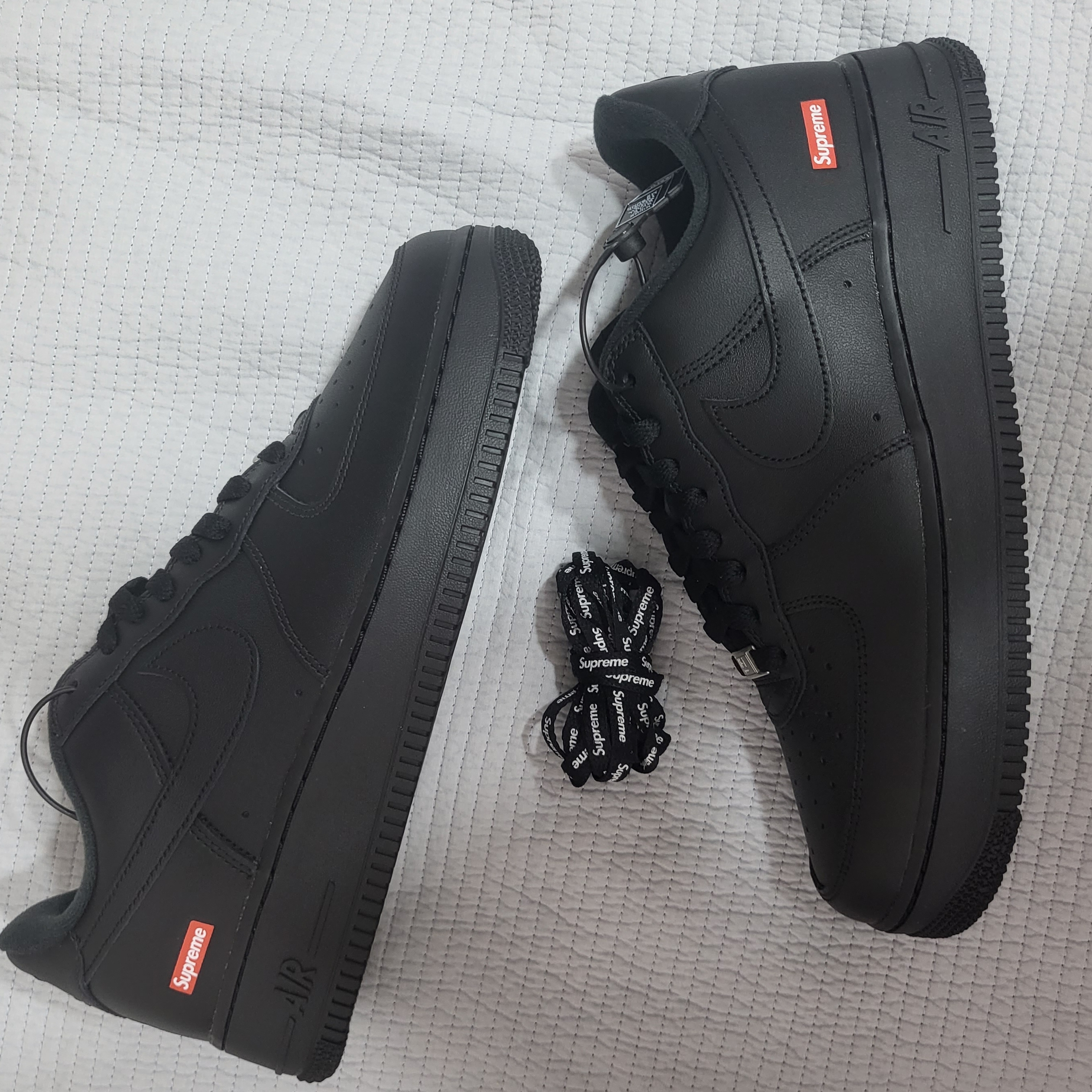 Nike x Supreme Air Force 1 Low Black 착용 스타일