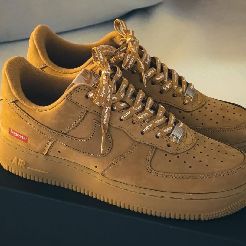 Nike x Supreme Air Force 1 Low Flax 착용 스타일