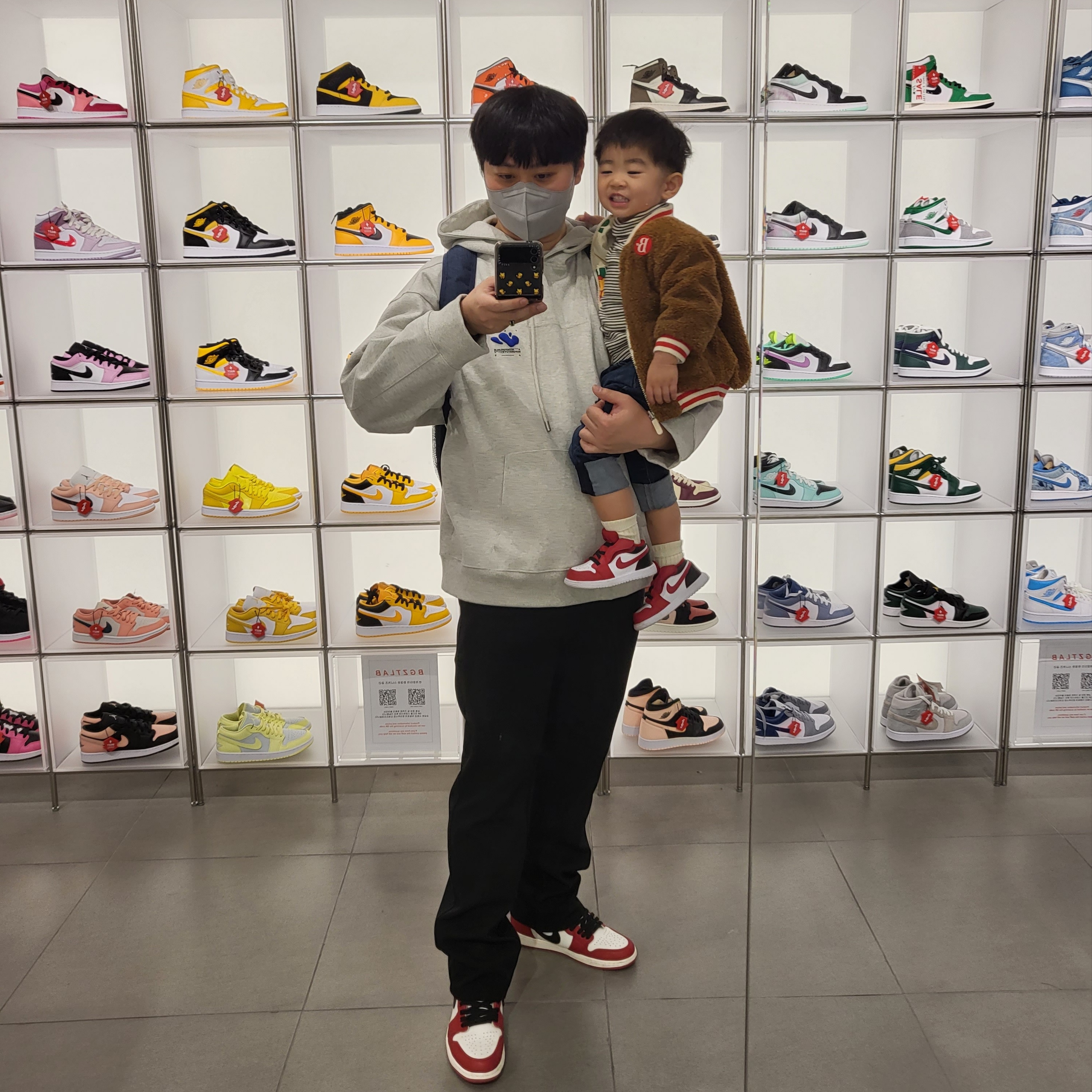 Zara x Ader Error Embroidery Hooded Sweatshirt Grey, Jordan 1 Retro High OG Chicago 2022 착용 스타일