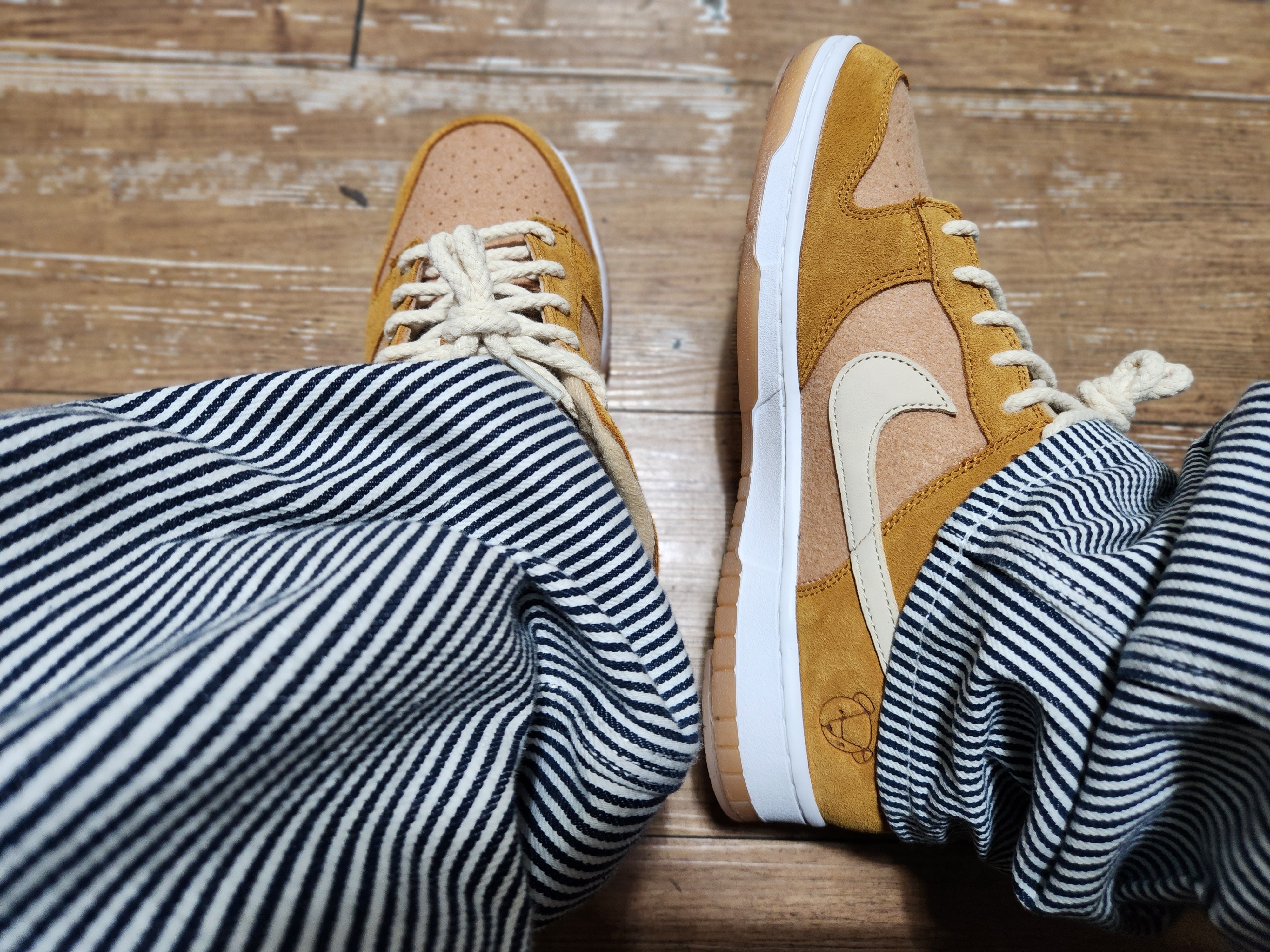 Nike Dunk Low SE Praline Desert Ochre 착용 스타일 - 1