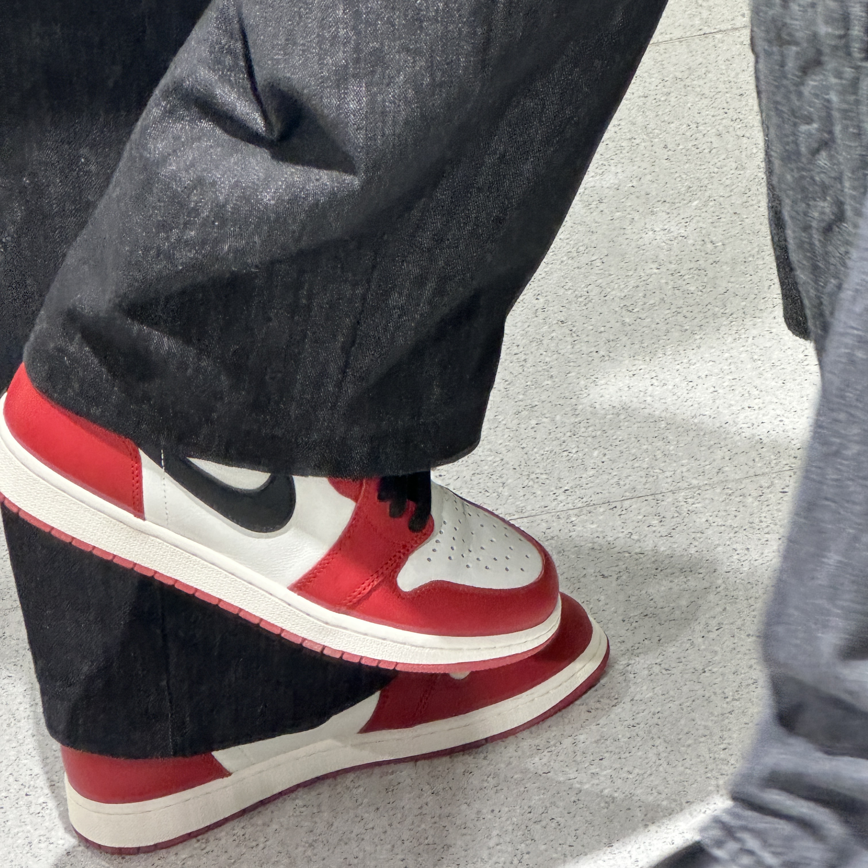 Jordan 1 Retro High OG Chicago 2022, Jordan 1 Retro High OG University Blue 착용 스타일 - 3