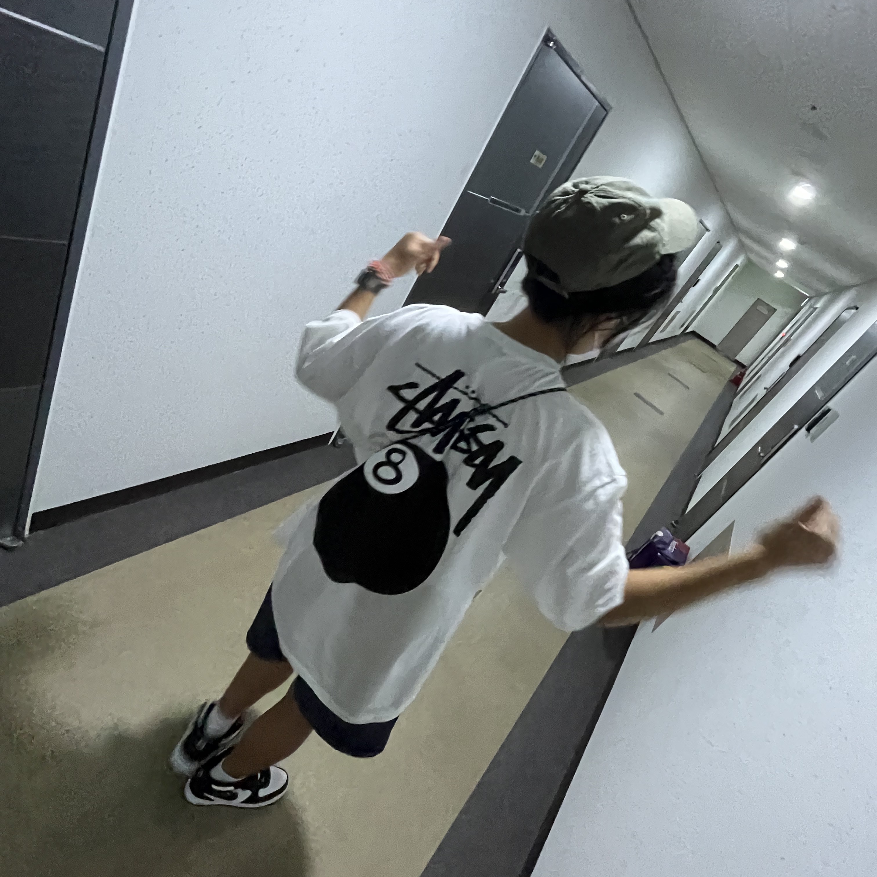 Nike x Stussy Air Force 1 '07 Mid SP Black and Light Bone, Stussy 8 Ball T-Shirt White - 22SS 착용 스타일 - 2