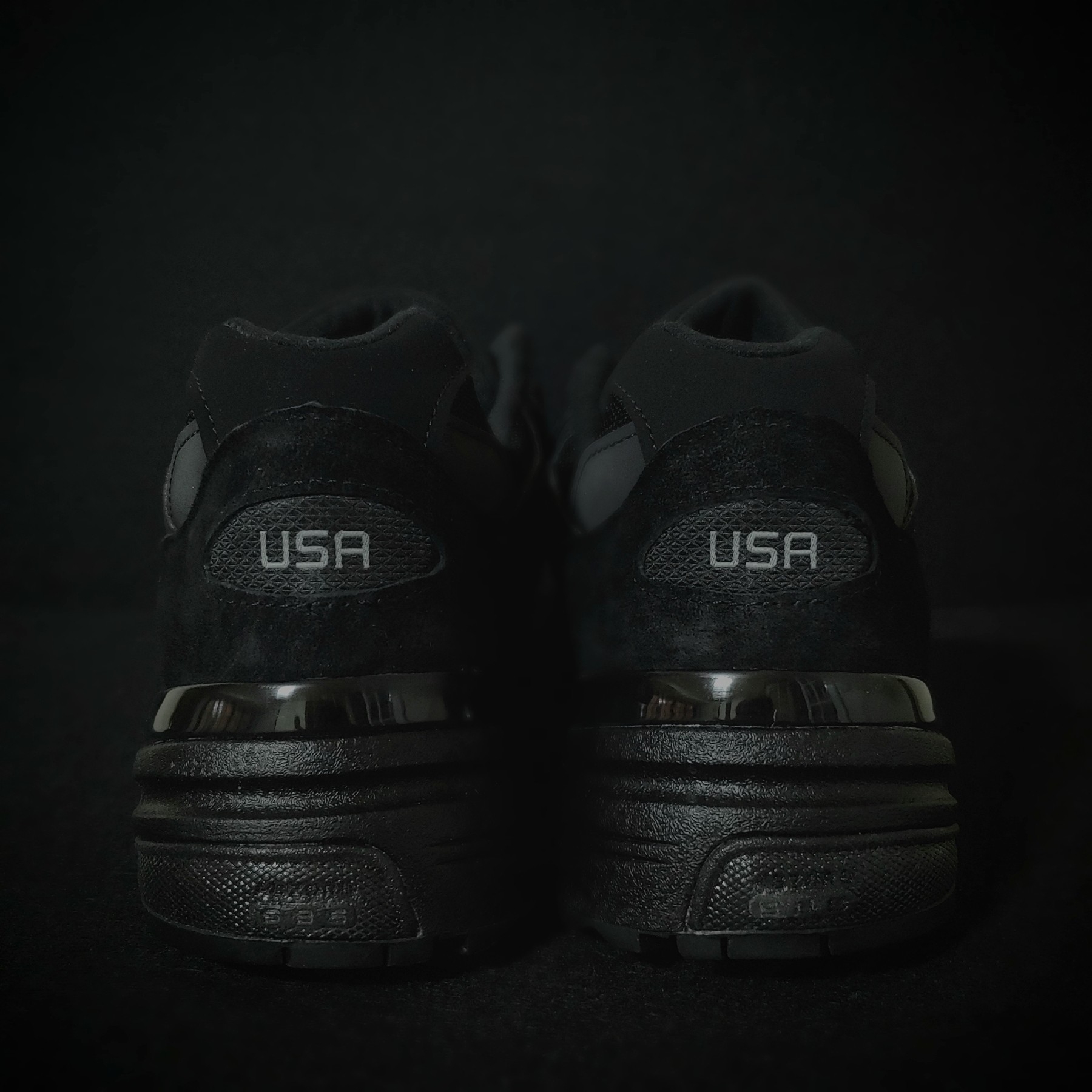 New Balance 992 Made in USA Triple Black 착용 스타일 - 3