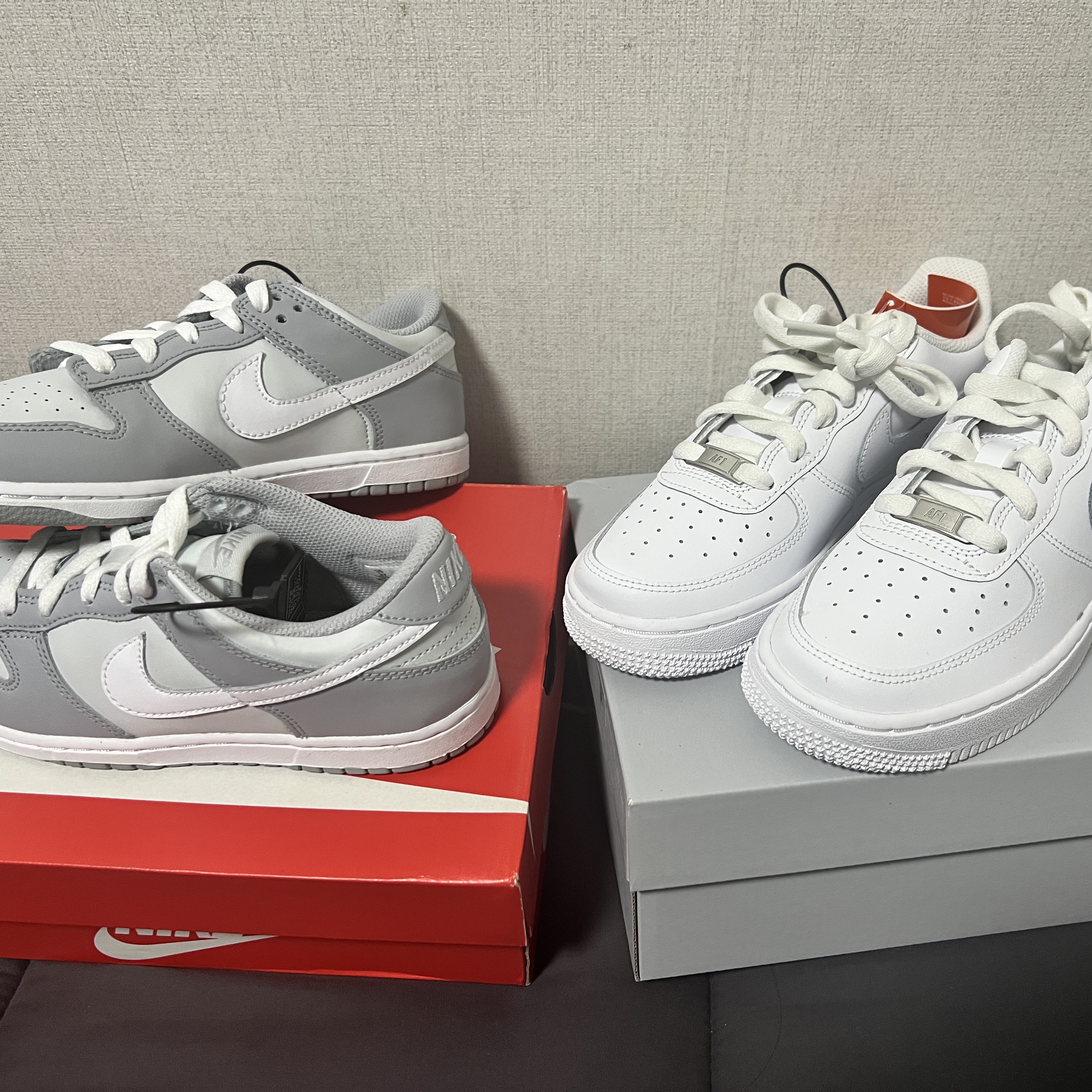 (PS) Nike Dunk Low Wolf Grey, (GS) Nike Air Force 1 LE White 착용 스타일 - 2