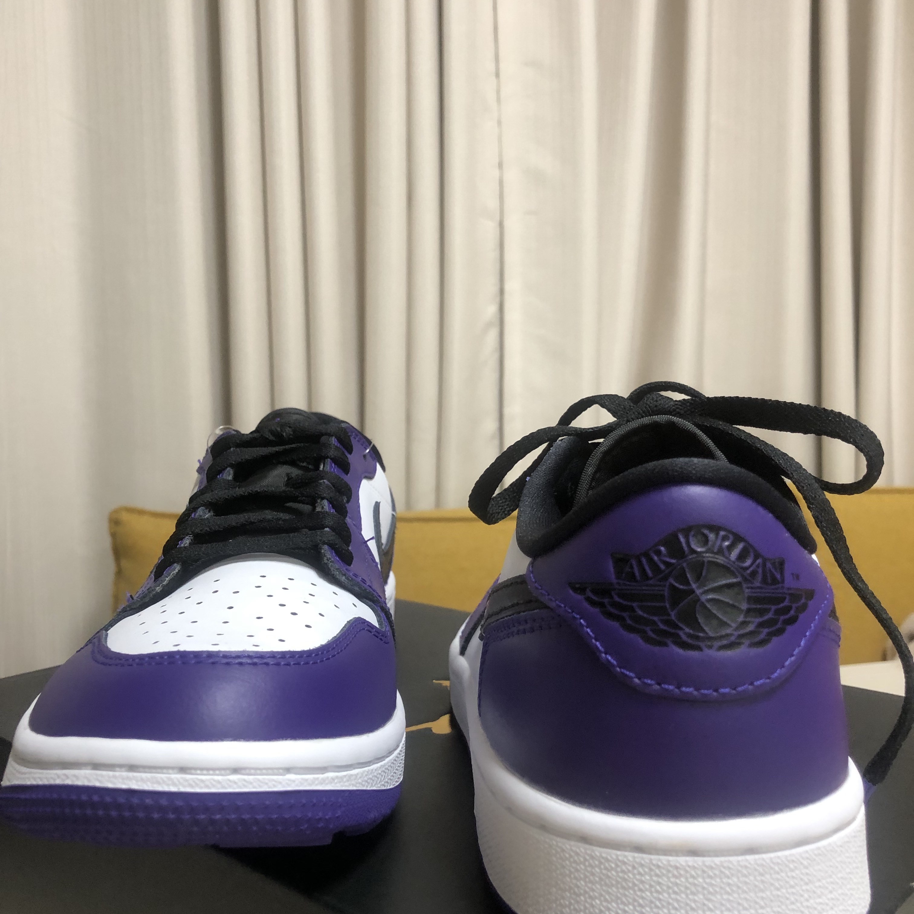 Jordan 1 Low Golf Court Purple 착용 스타일 - 2