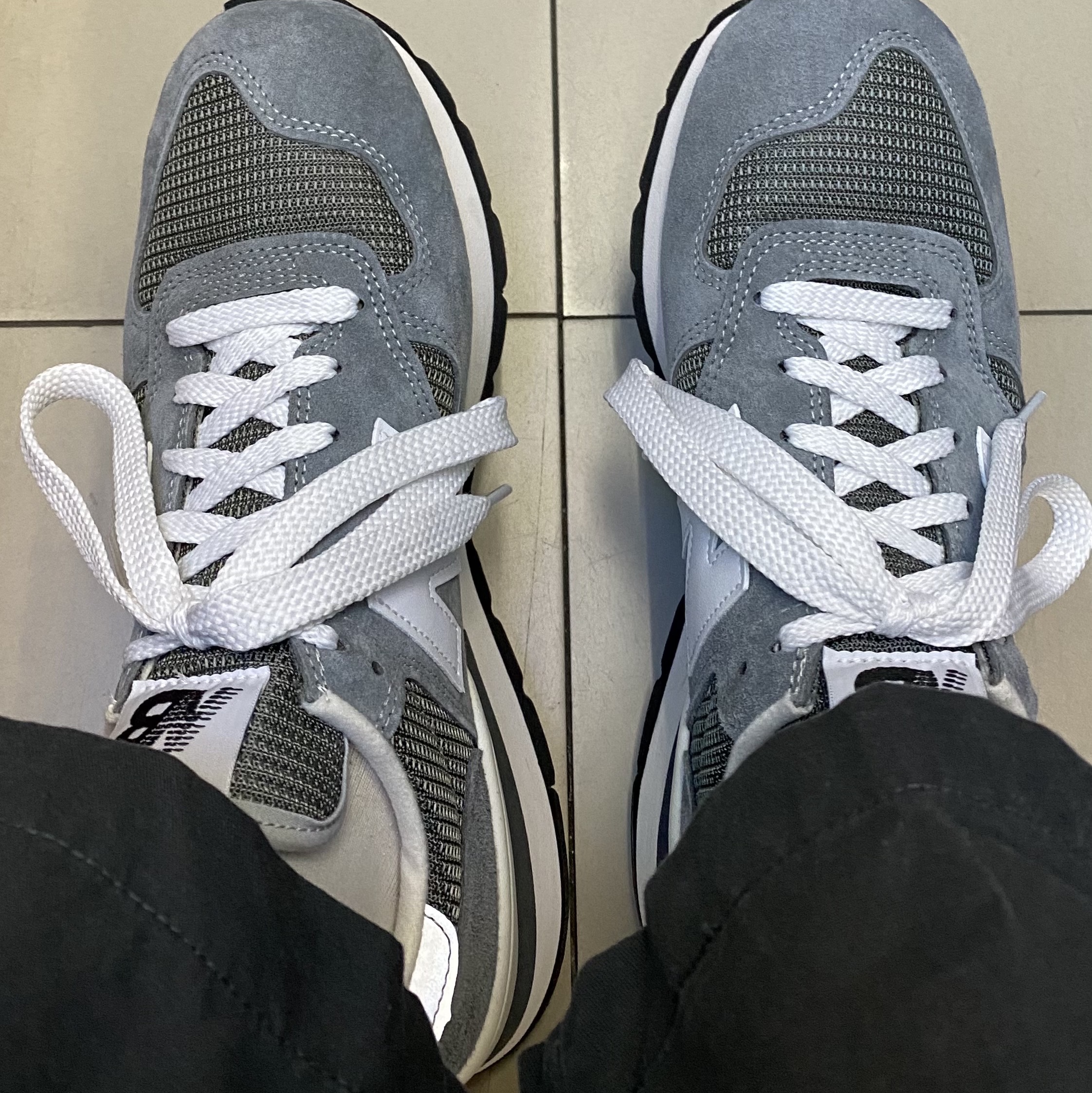 New Balance 990v1 Made in USA Grey White 착용 스타일