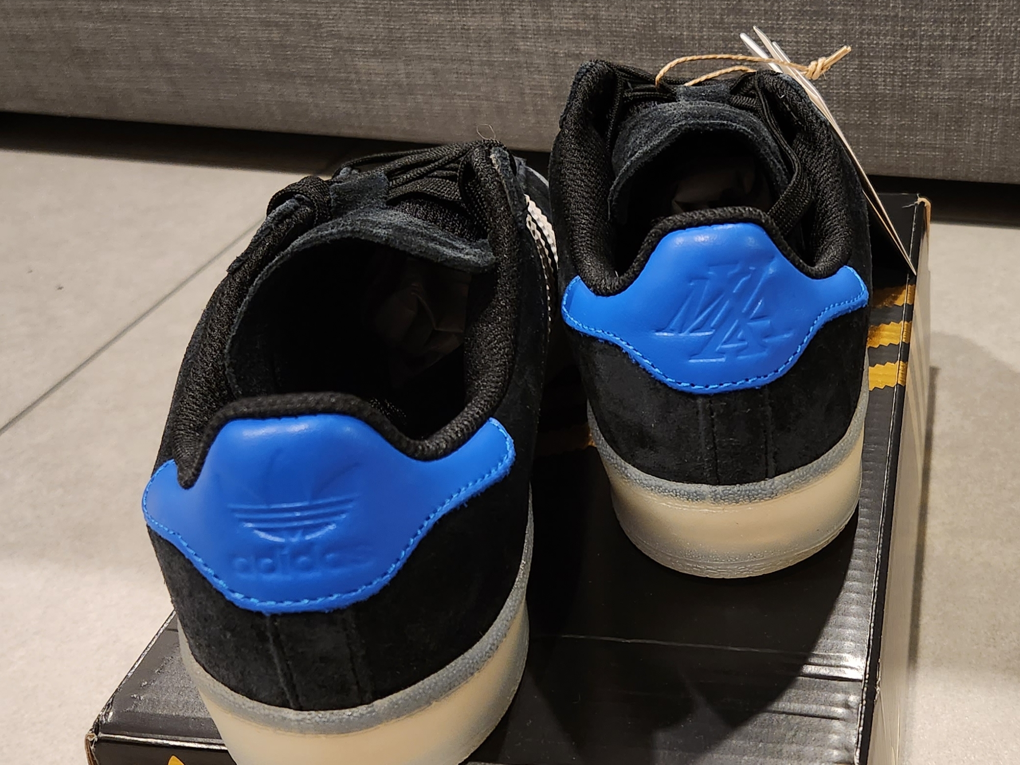 Adidas x Maxallure Skateboards Campus ADV Core Black Cloud White 착용 스타일 - 3