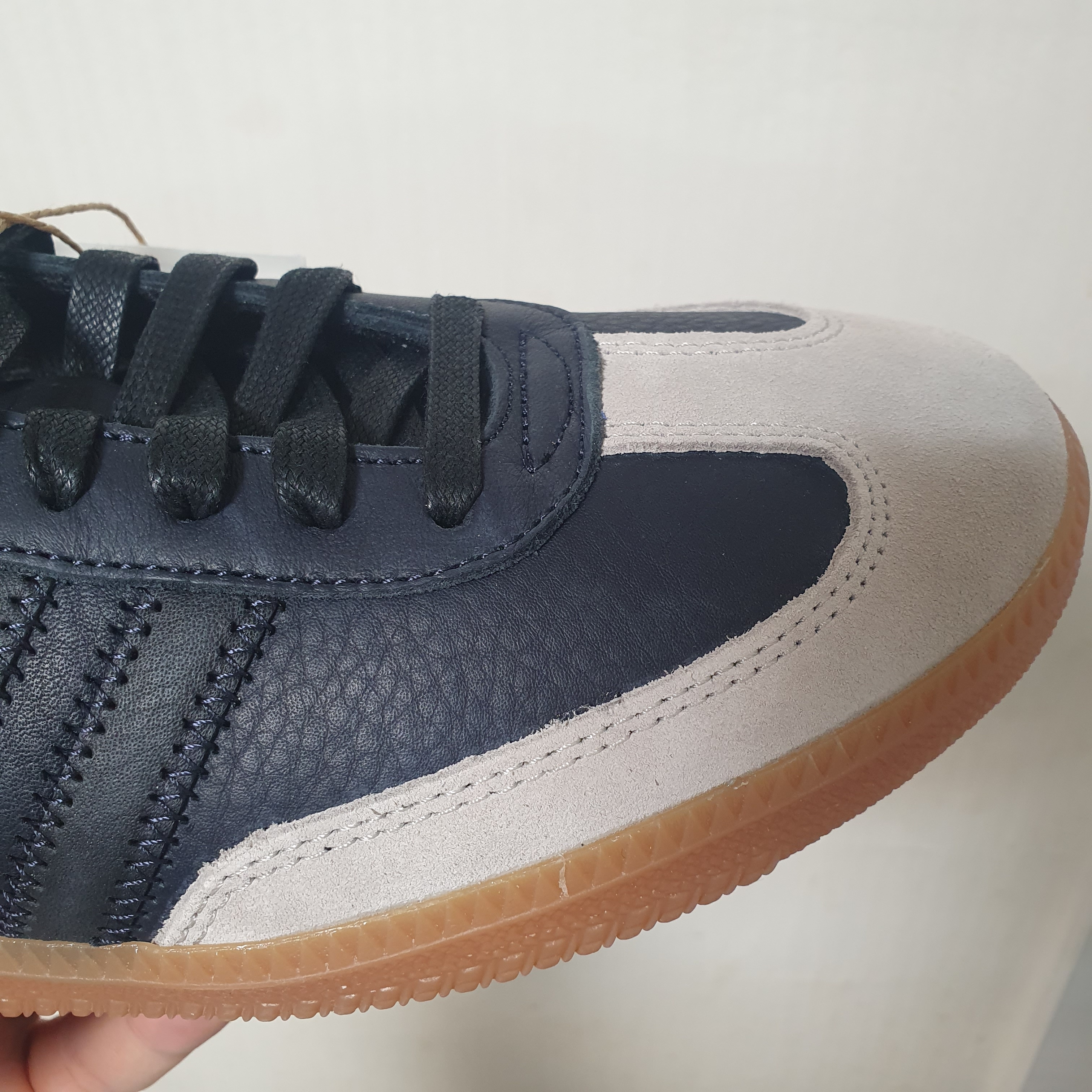 Adidas x Pharrell Williams Humanrace Samba Night Grey Core Black 착용 스타일 - 4
