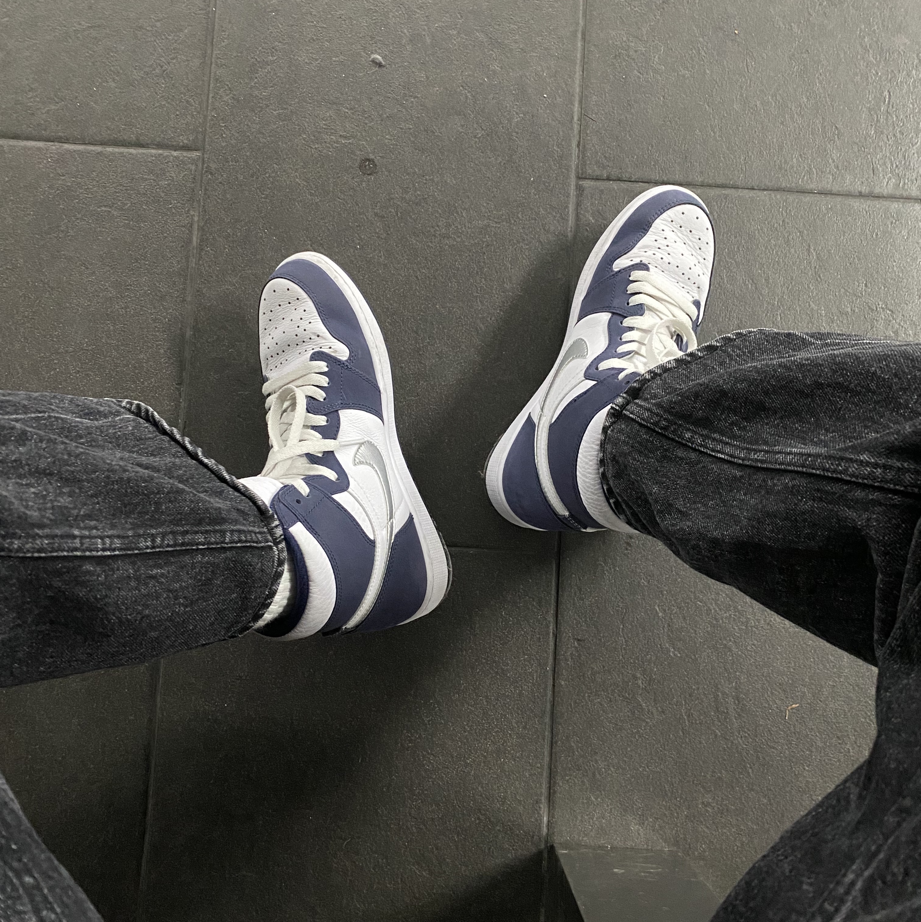 Jordan 1 Retro High OG CO.JP Midnight Navy 착용 스타일