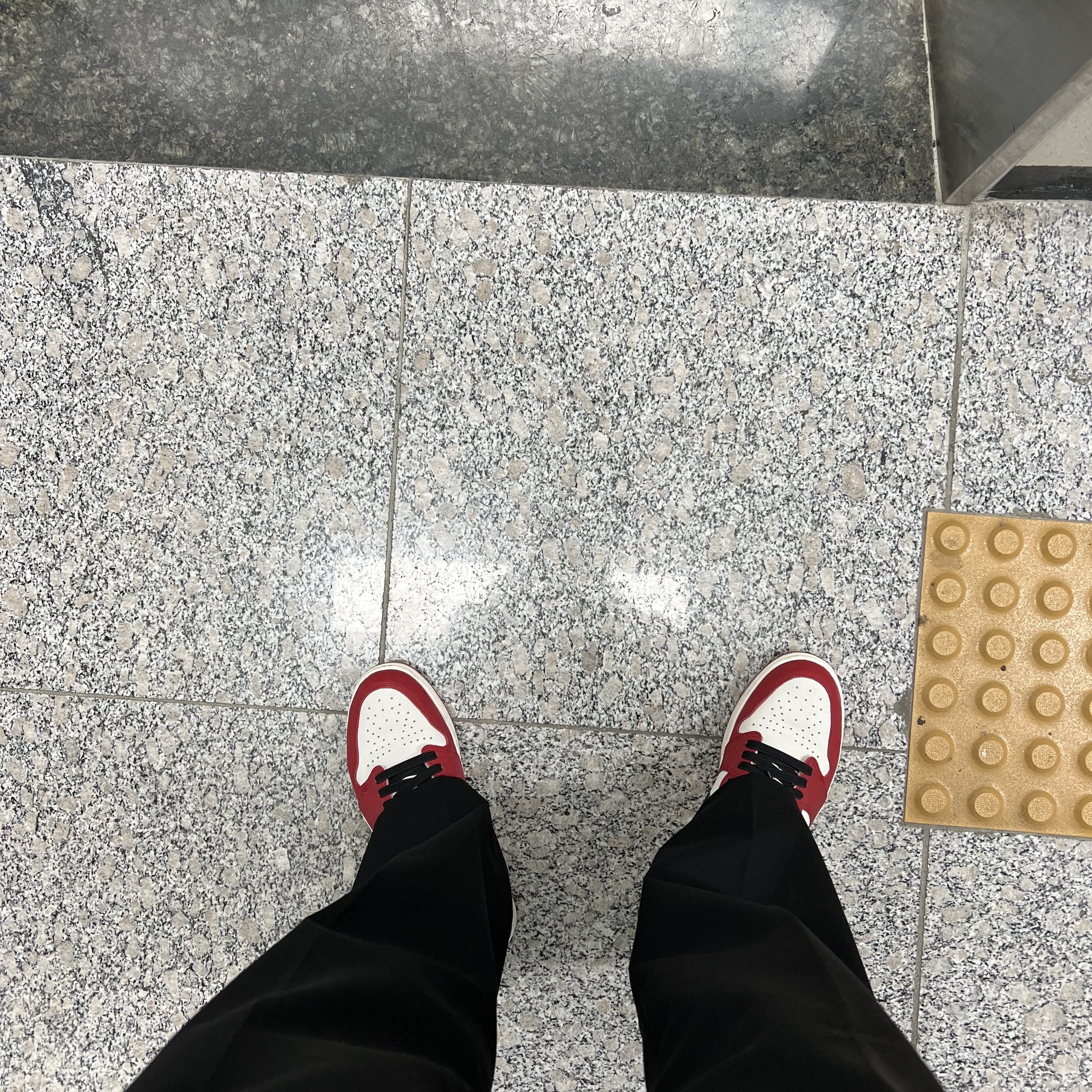 Jordan 1 Retro High OG Chicago 2022 착용 스타일 - 1