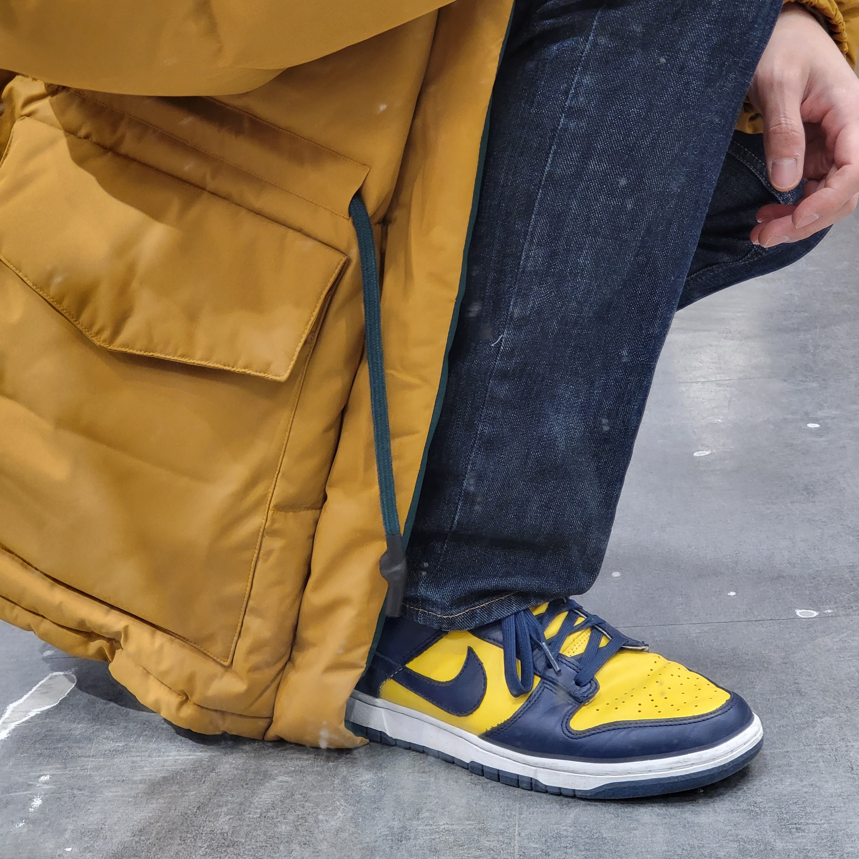 Nike Dunk Low Retro Varsity Maize 착용 스타일