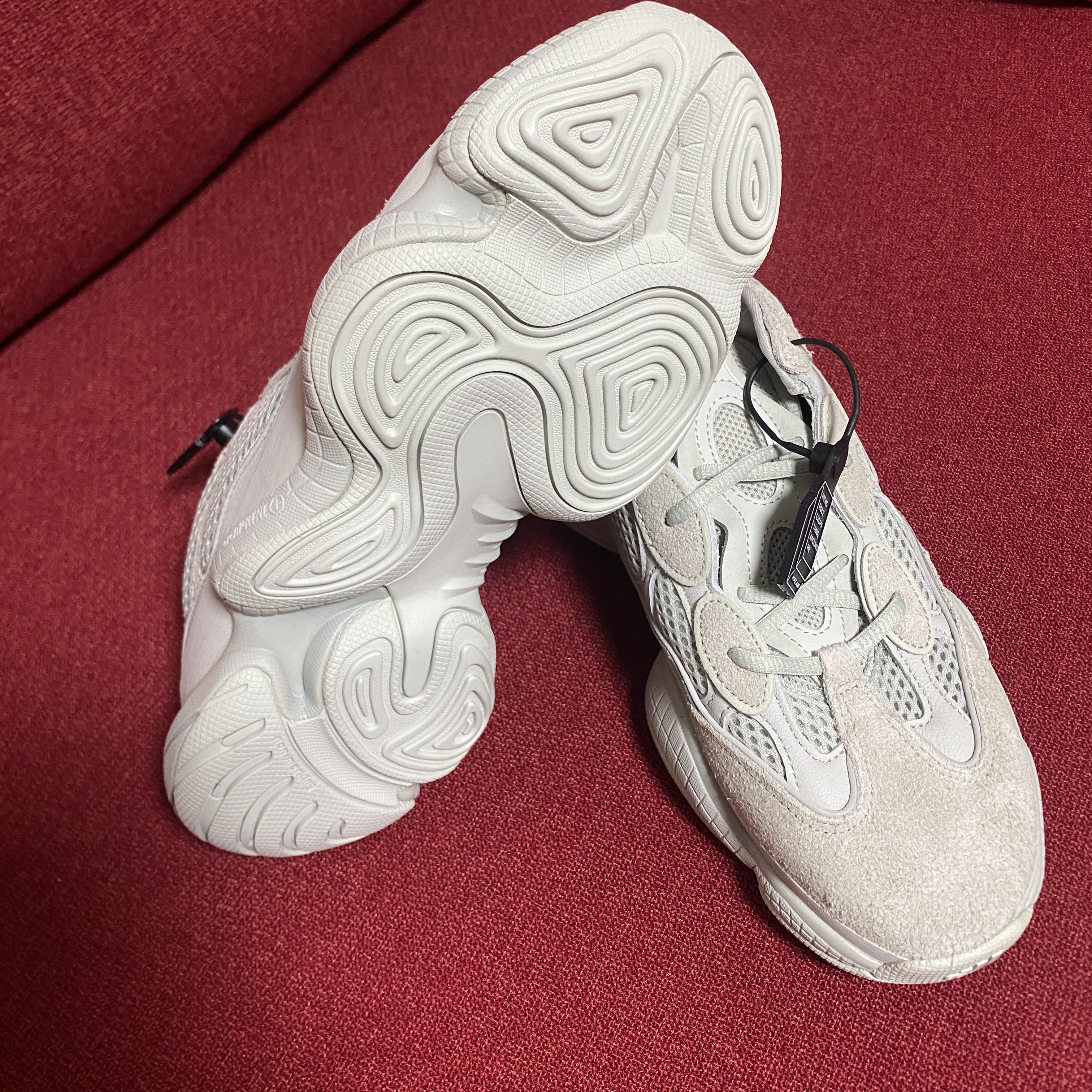 Adidas Yeezy 500 Salt 착용 스타일 - 2