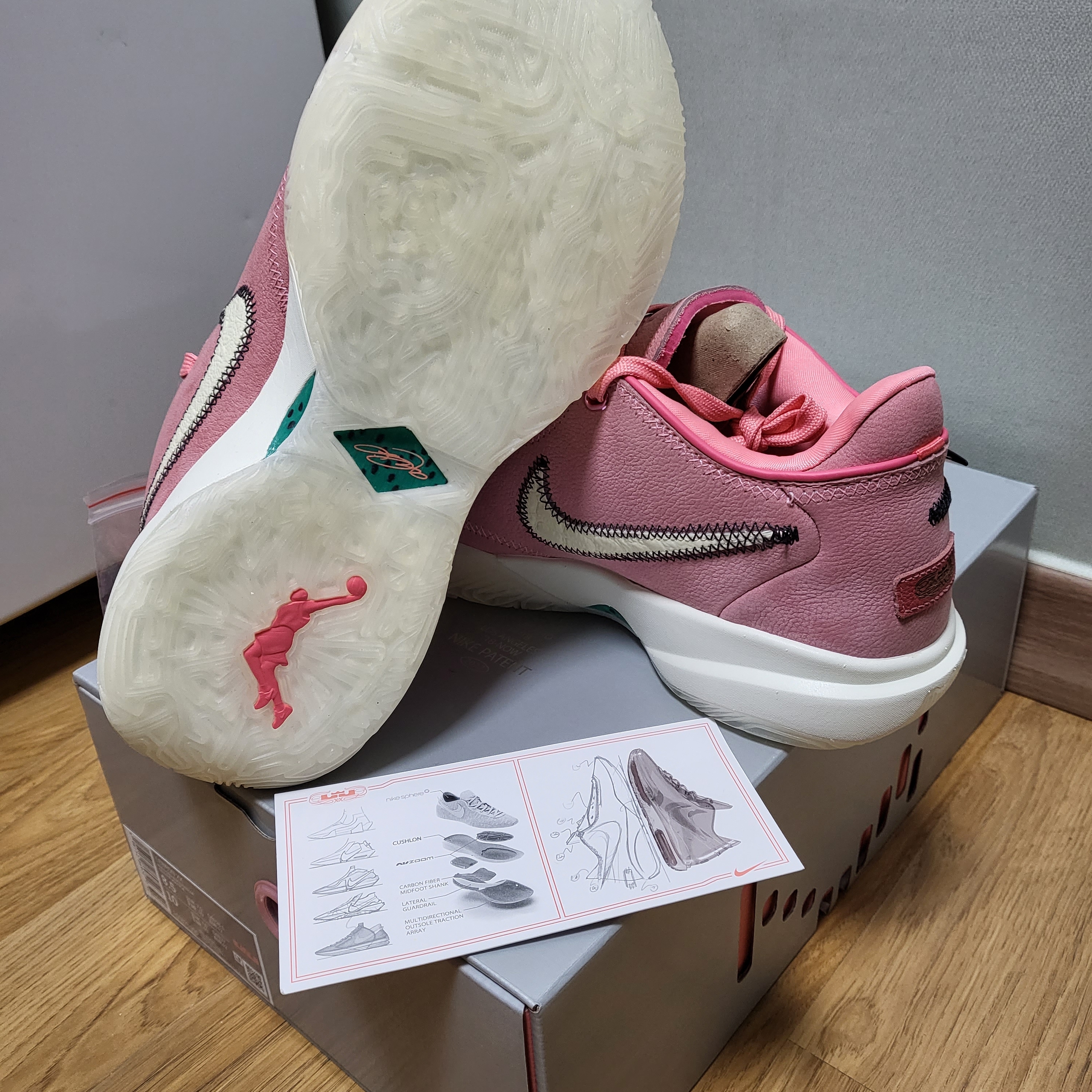 Nike LeBron XX South Beast Multi Color 착용 스타일 - 2