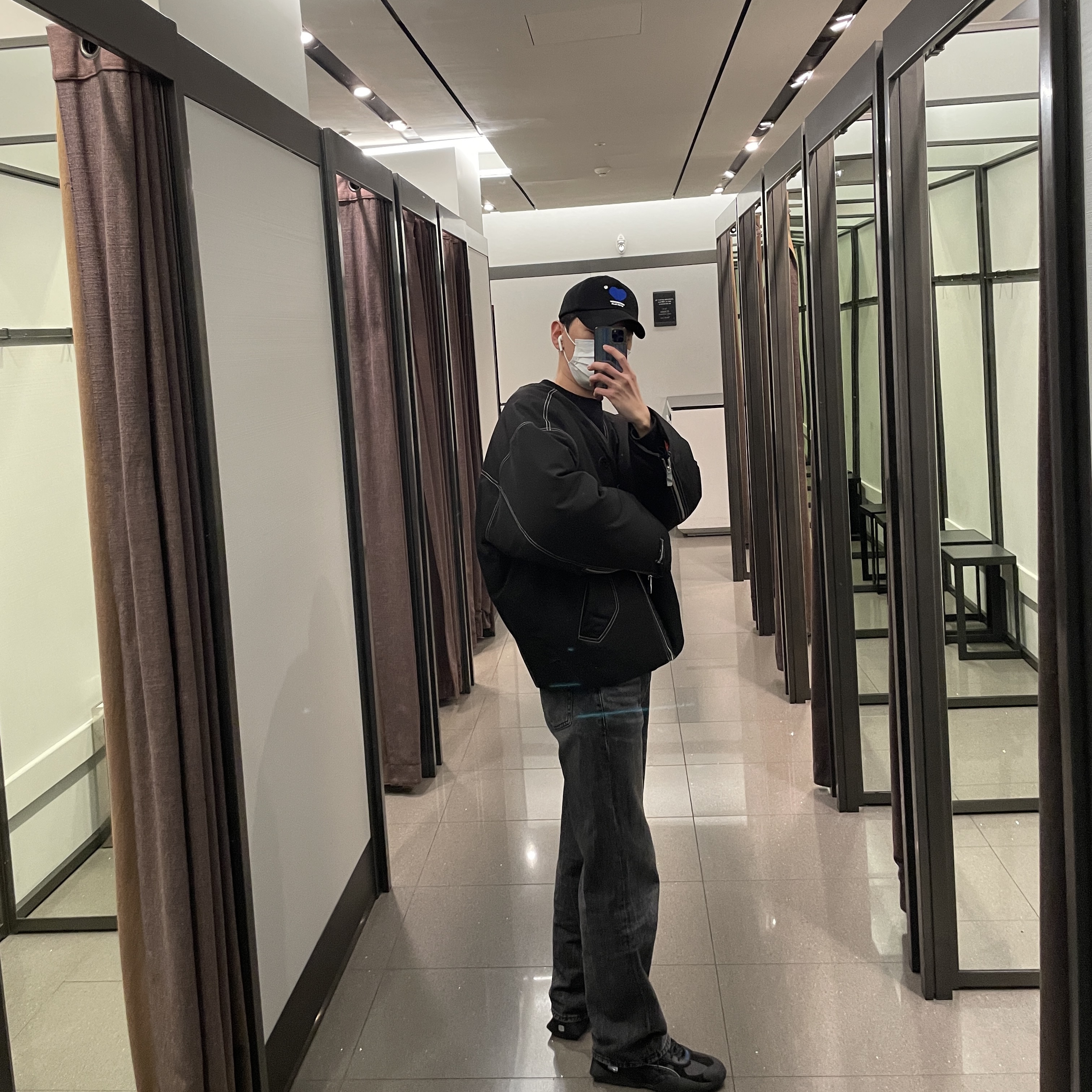 Ader Error Twin Heart Logo Cap Black, Zara x Ader Error Oversize Bomber Jacket Black 착용 스타일