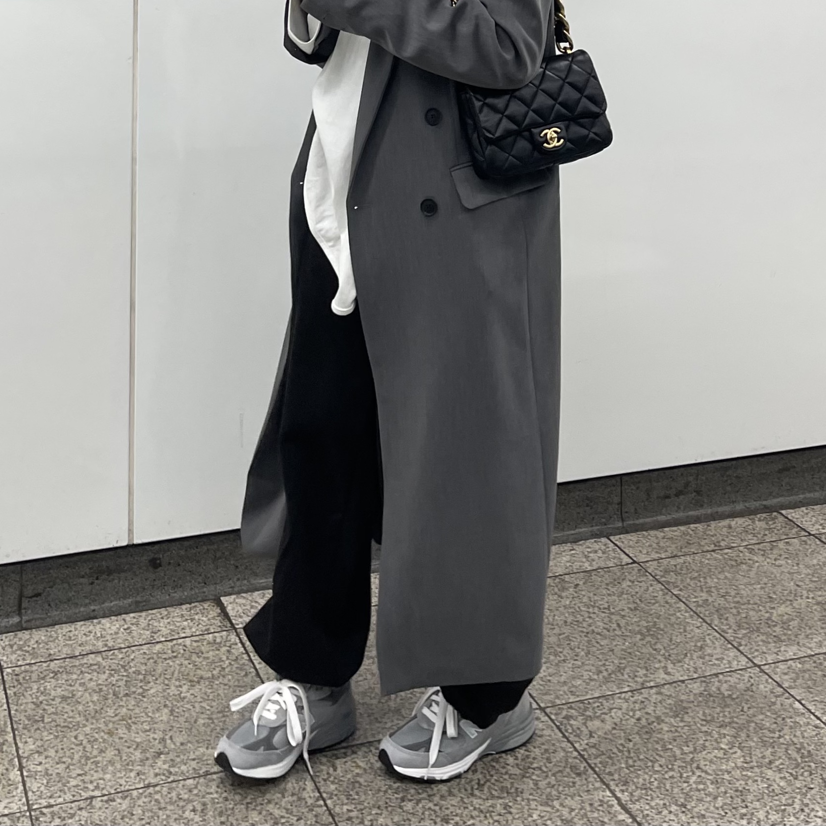 (W) New Balance 993 Made in USA Grey - B Standard 착용 스타일 - 3