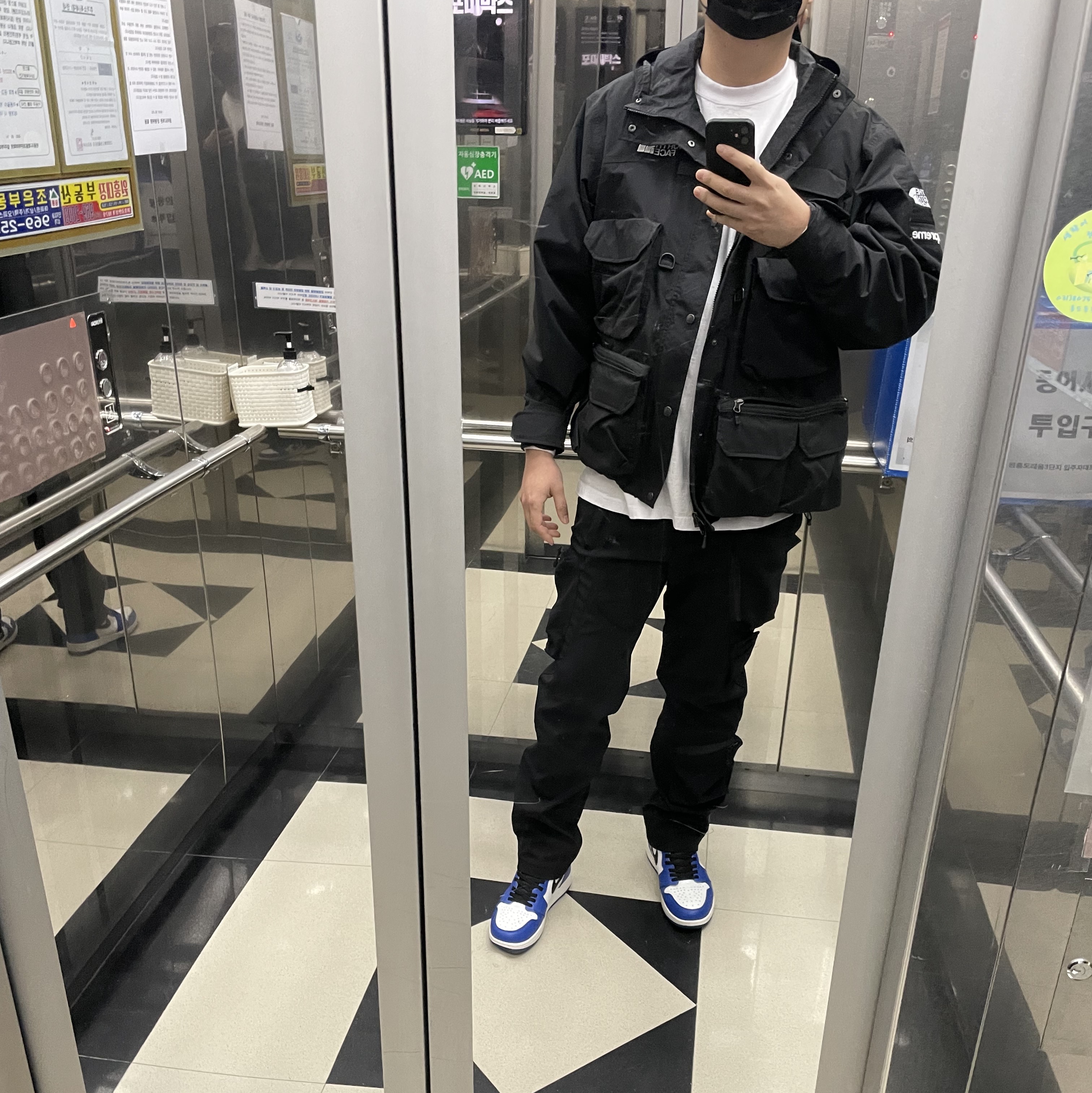 Jordan 1 Retro High Game Royal, Undermycar Bucky Multi Pocket Dynamic Pants Rookie Black - 22SS 착용 스타일