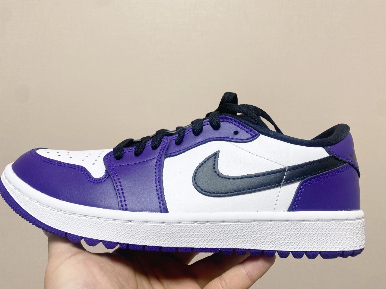 Jordan 1 Low Golf Court Purple 착용 스타일 - 2