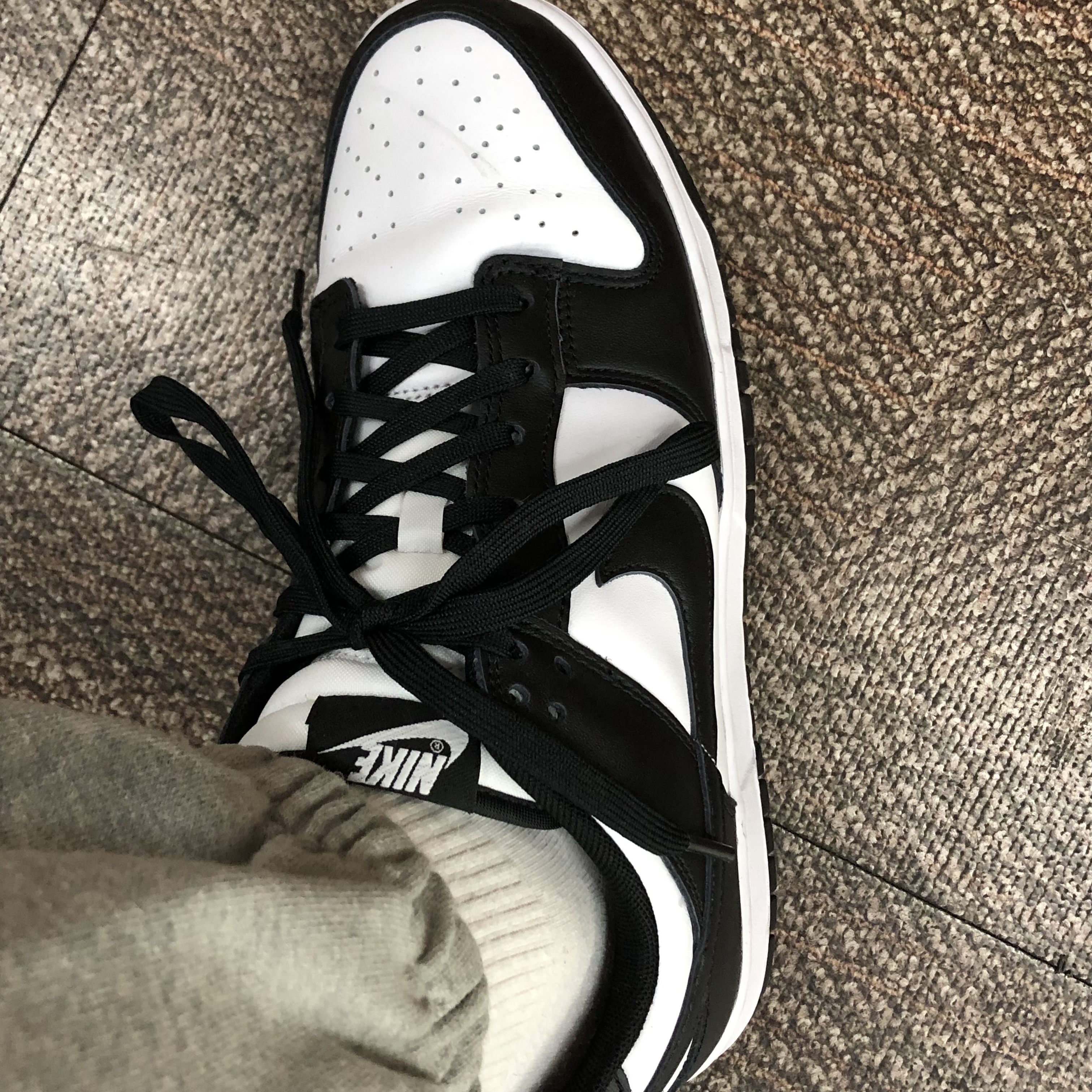 Nike Dunk Low Retro Black 착용 스타일