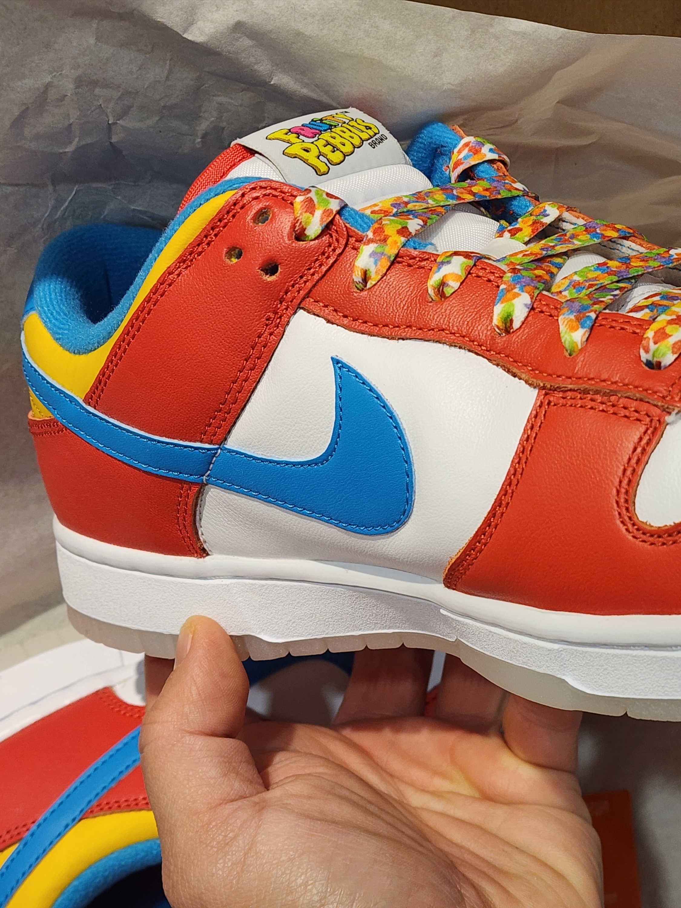 Nike x LeBron James x Fruity Pebbles Dunk Low QS Habanero Red 착용 스타일 - 2