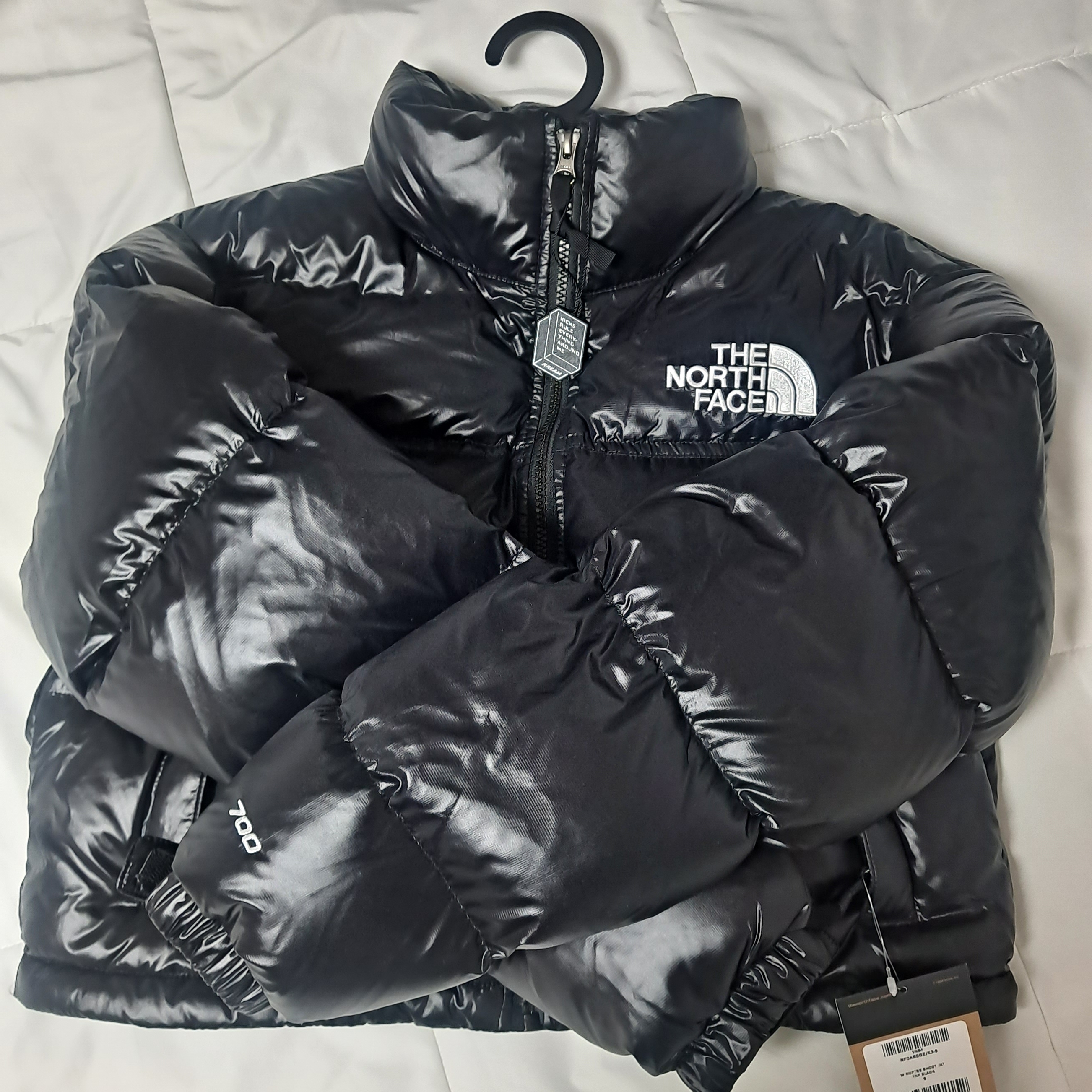 (W) The North Face Nuptse Short Jacket TNF Black 착용 스타일 - 1