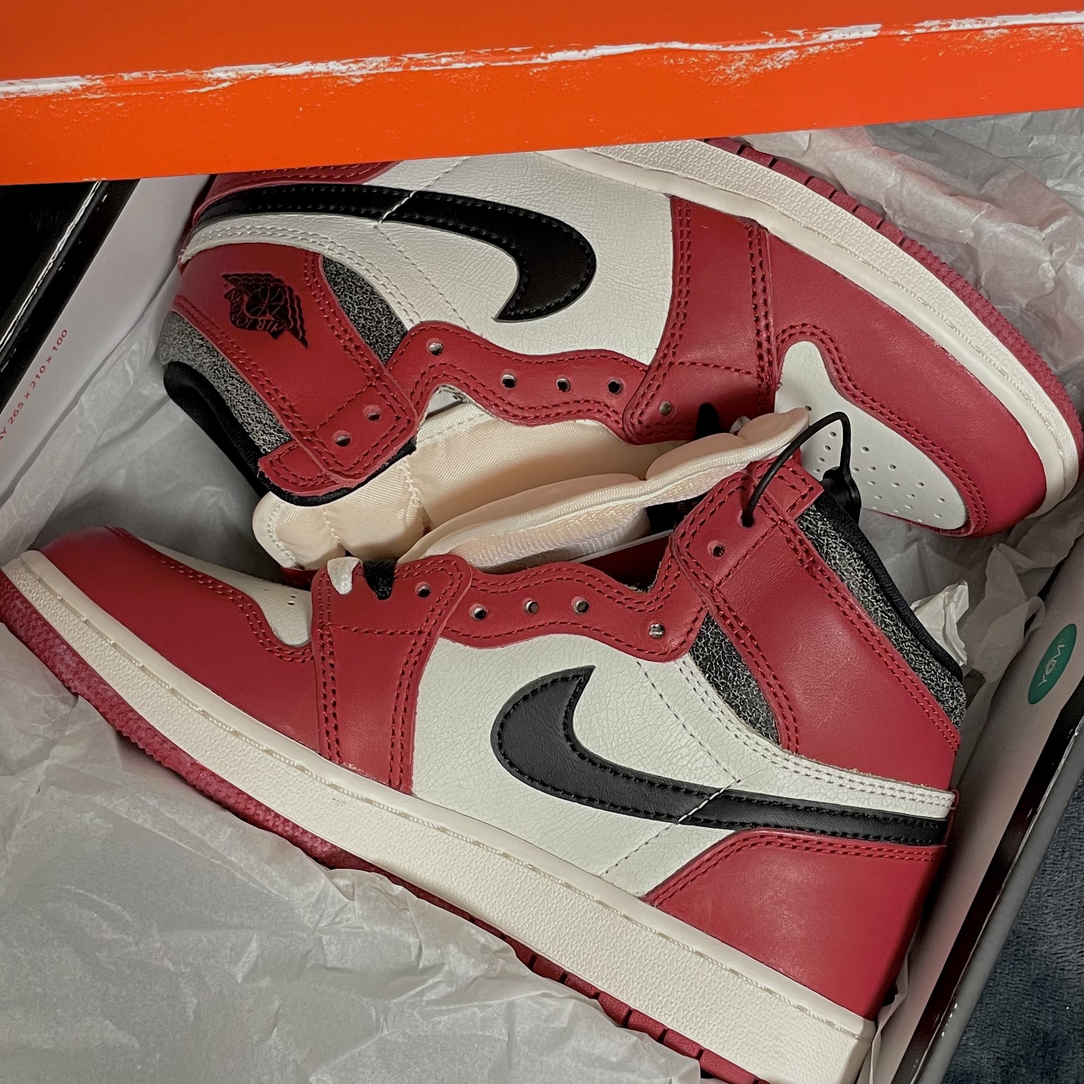 Jordan 1 Retro High OG Chicago 2022, (GS) Jordan 1 Retro High OG Chicago 2022 착용 스타일 - 2
