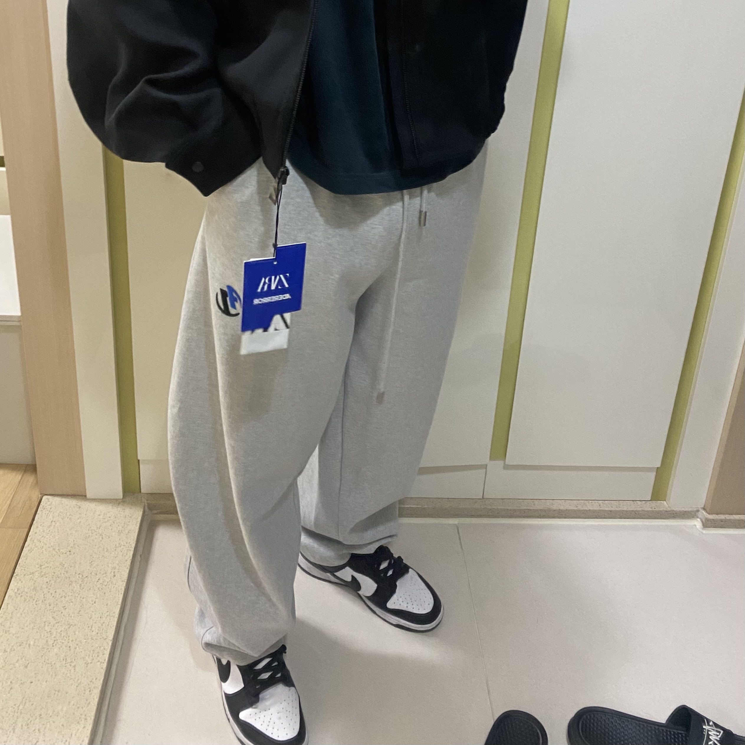 Zara x Ader Error Jogger Pants Grey, Zara x Ader Error Oversize Collar Bomber Jacket Black 착용 스타일