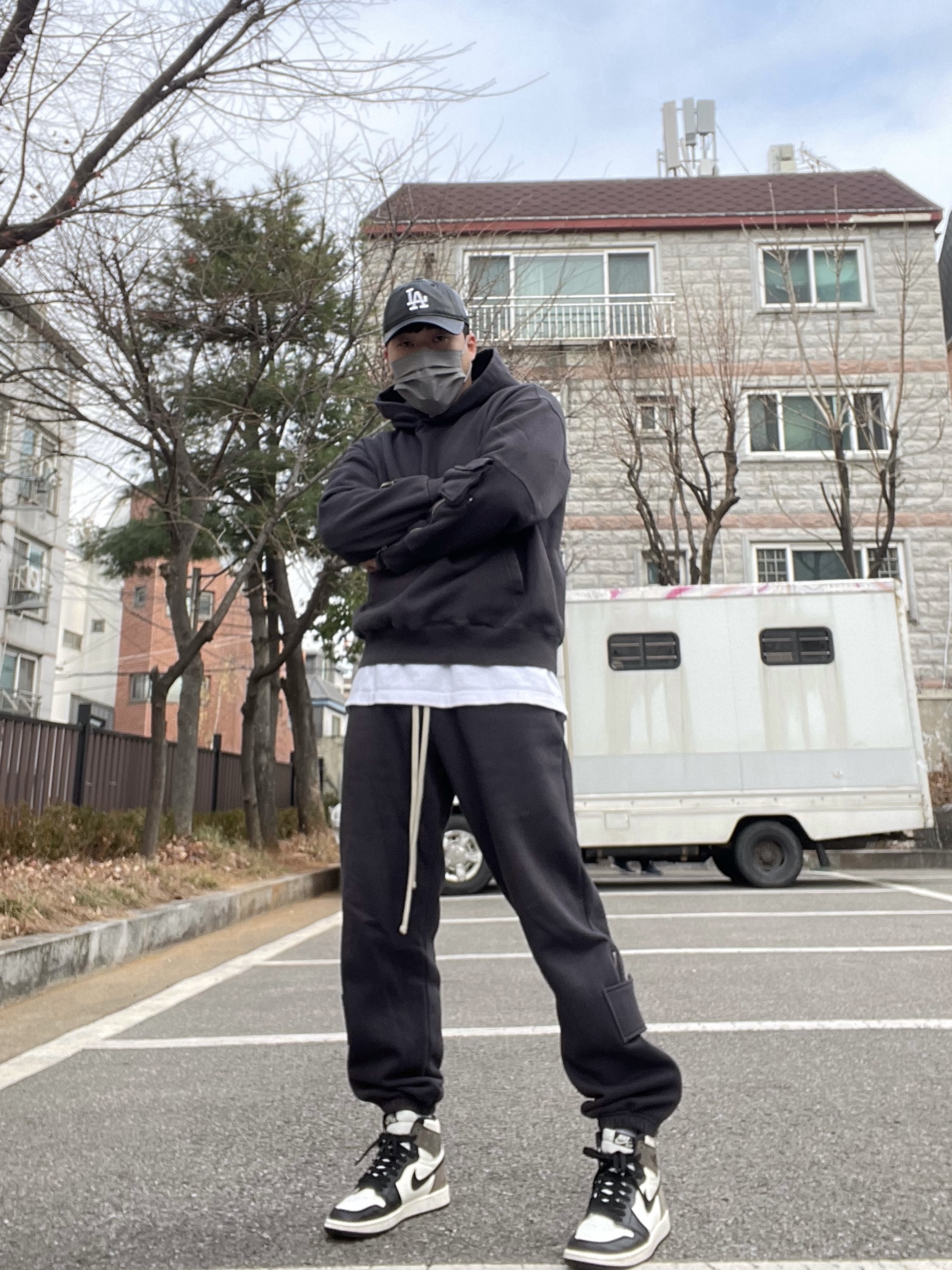 Supreme x The North Face Faux Fur Nuptse Jacket Black - 20FW, Jordan 1 Retro High OG Black Mocha 착용 스타일 - 4