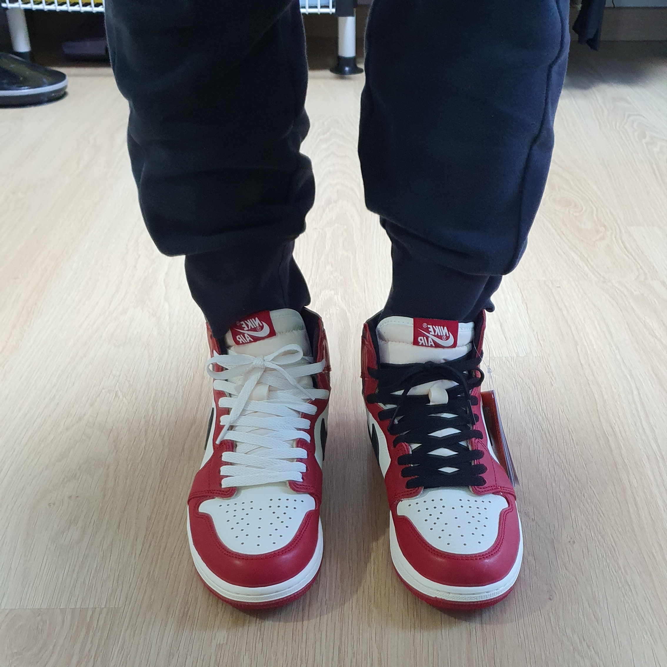 Jordan 1 Retro High OG Chicago 2022, Nike ACG Therma-Fit ADV Lunar Lake Puffer Jacket Safety Orange - Asia 착용 스타일 - 4