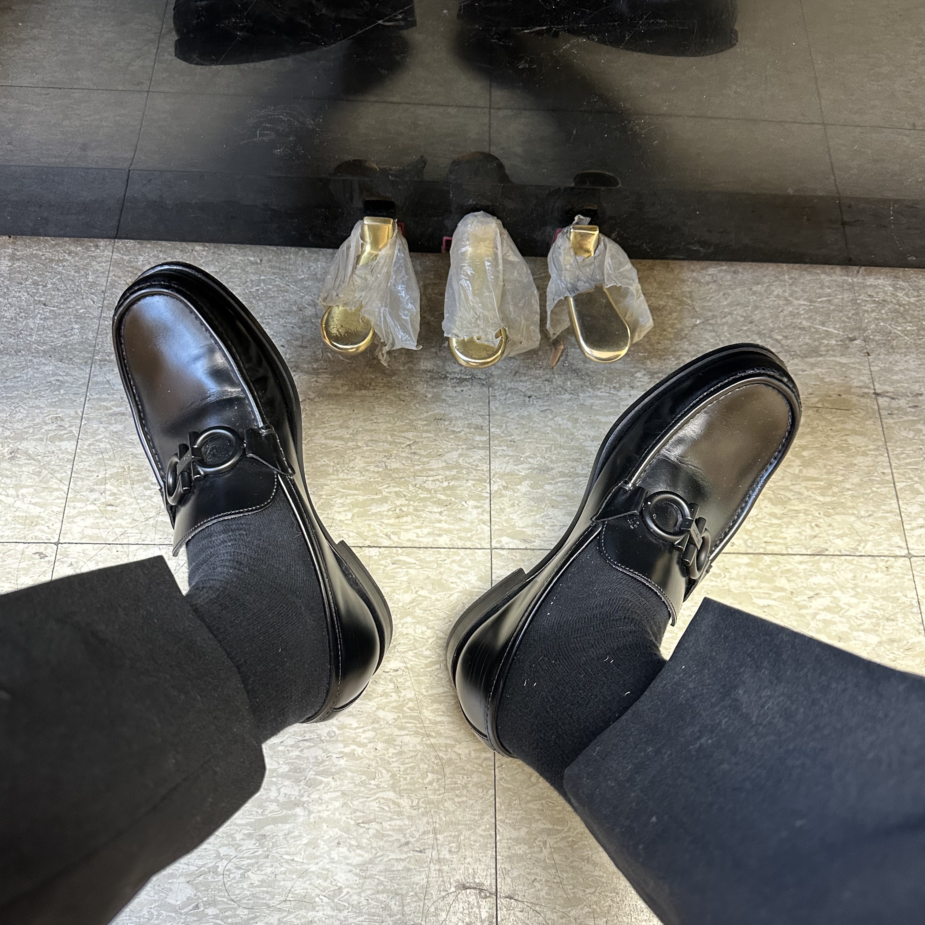Ferragamo Moccasin with Gancini Ornament Black - D 착용 스타일