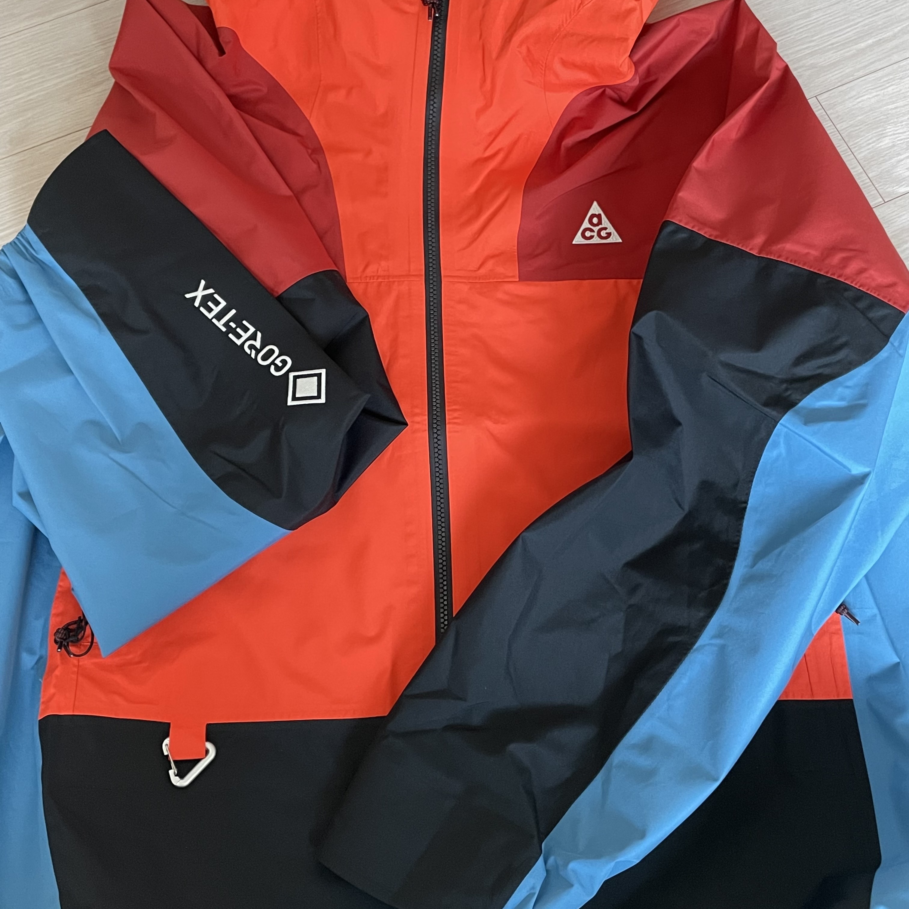 Nike ACG Storm-Fit ADV Chain of Craters Jacket Orange Black Blue - Asia 착용 스타일