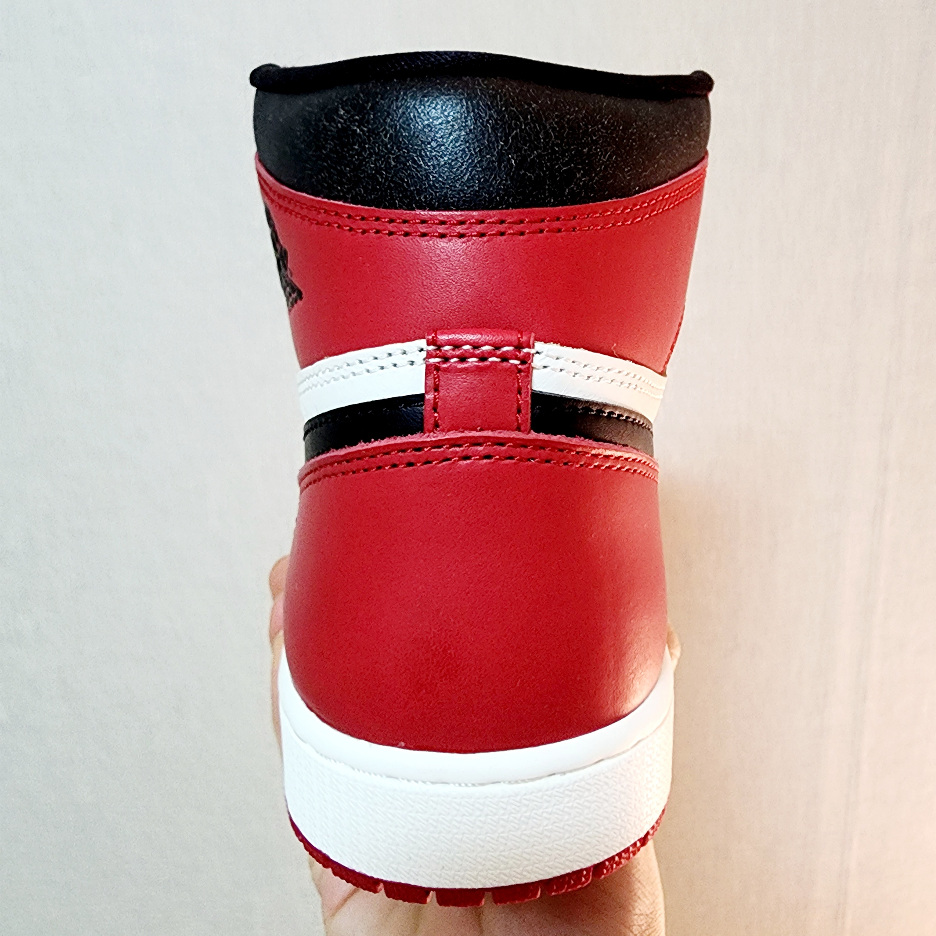 Jordan 1 Retro High OG Chicago 2022 착용 스타일 - 3