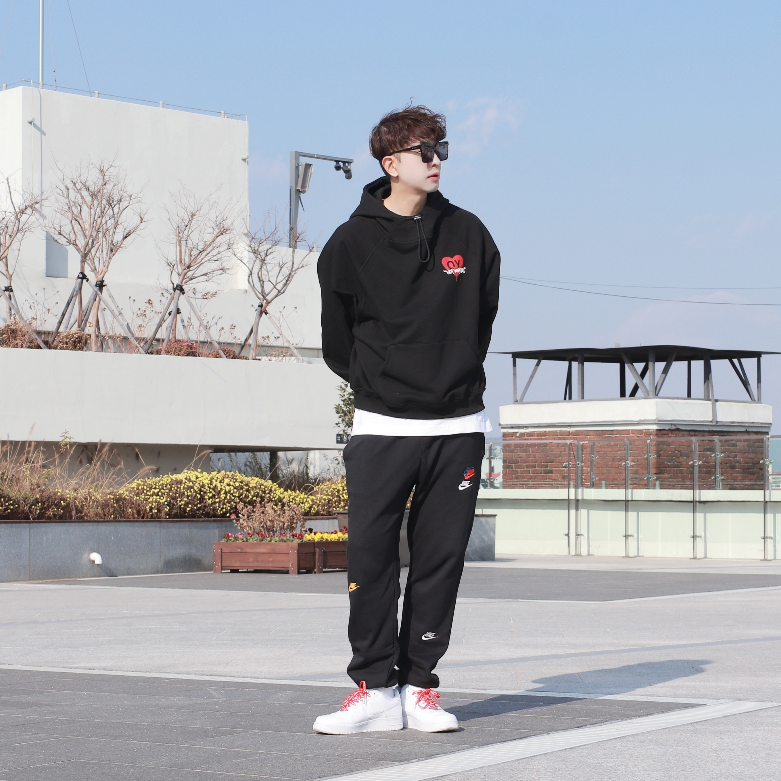 Nike x Supreme Air Force 1 Low White 착용 스타일 - 4