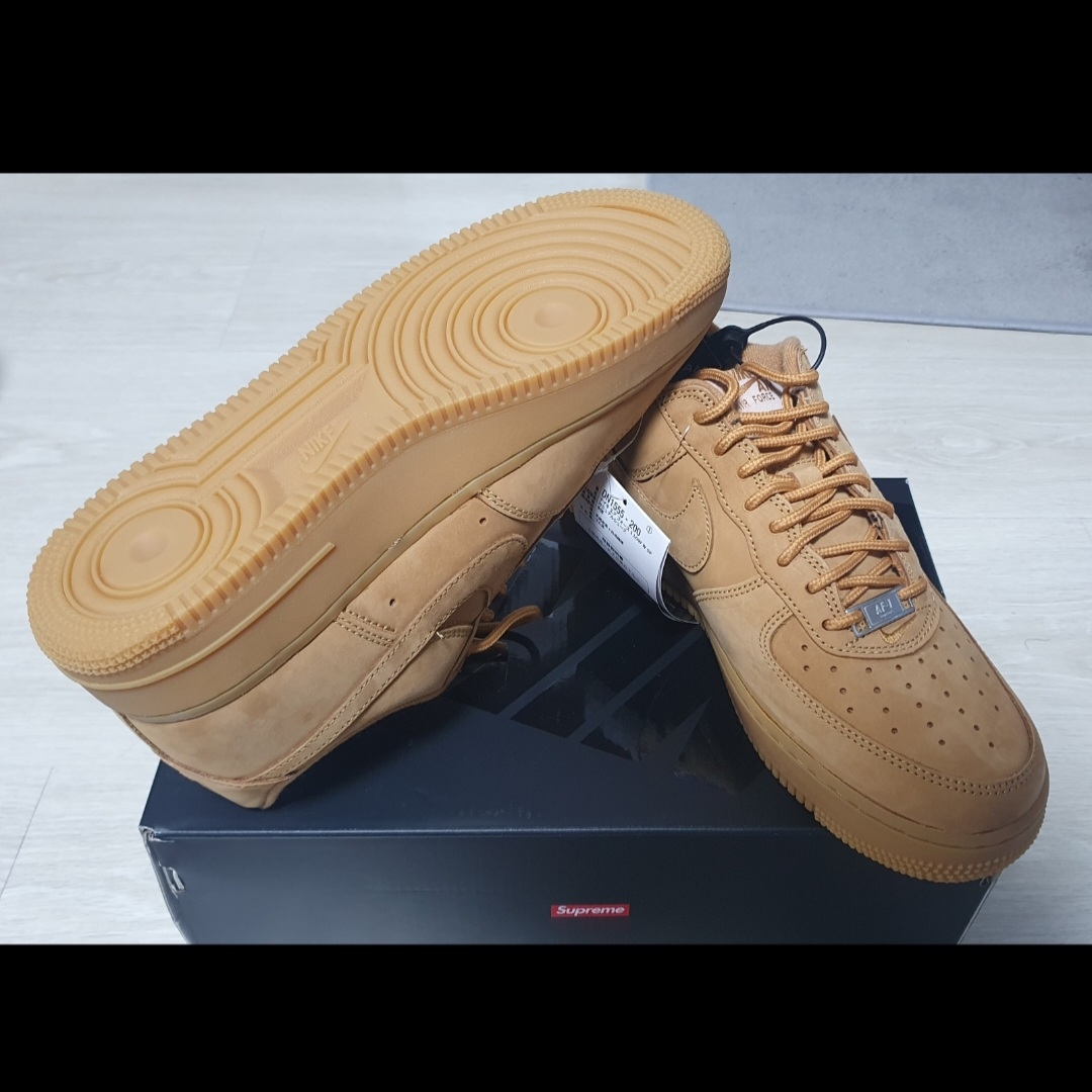 Nike x Supreme Air Force 1 Low Flax 착용 스타일