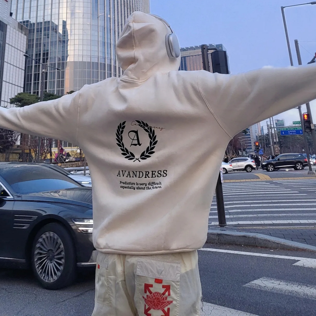 Jordan x Off-White Woven Pants Sail - Asia, Apple AirPods Max Lightning Silver (Korean Ver.) 착용 스타일