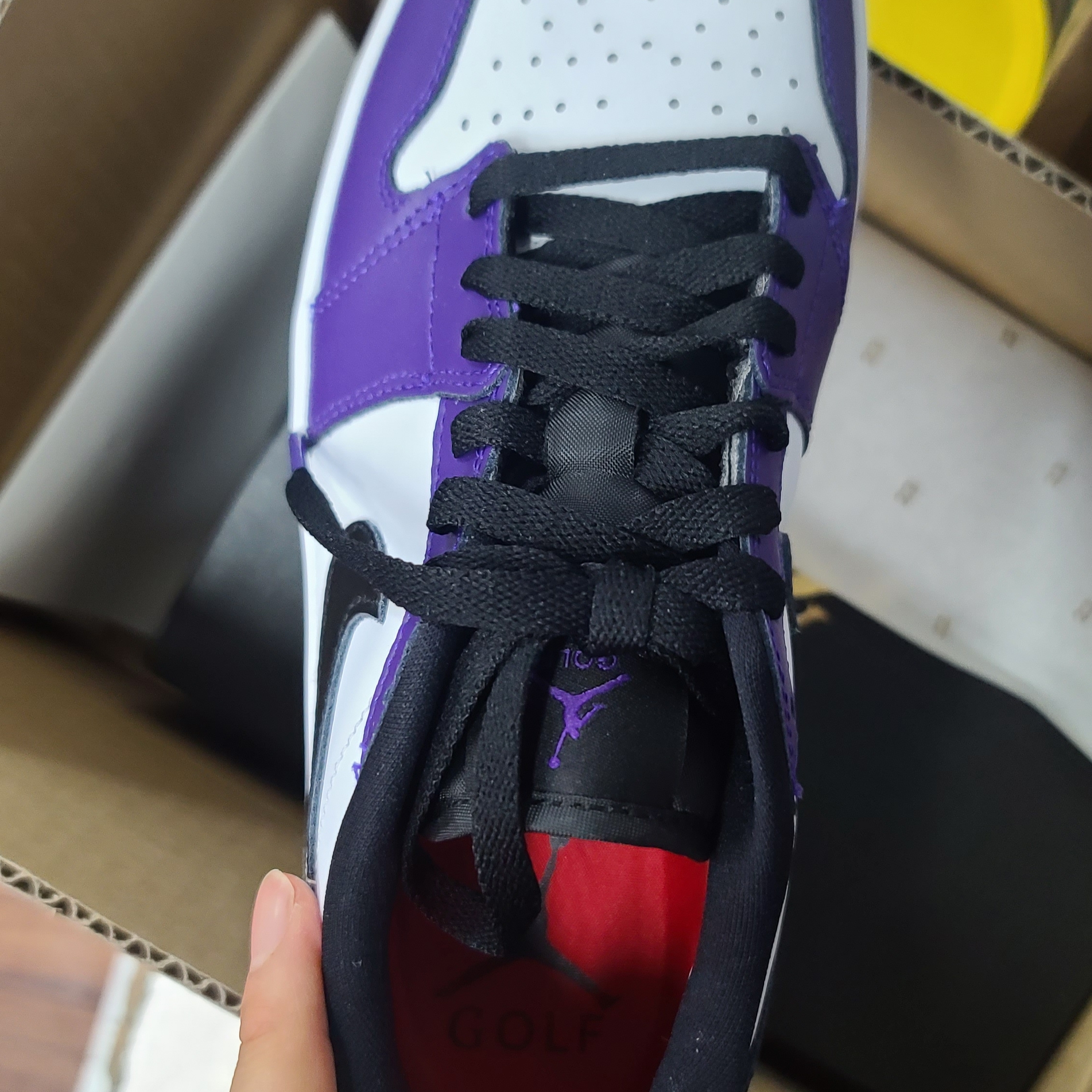 Jordan 1 Low Golf Court Purple 착용 스타일 - 3