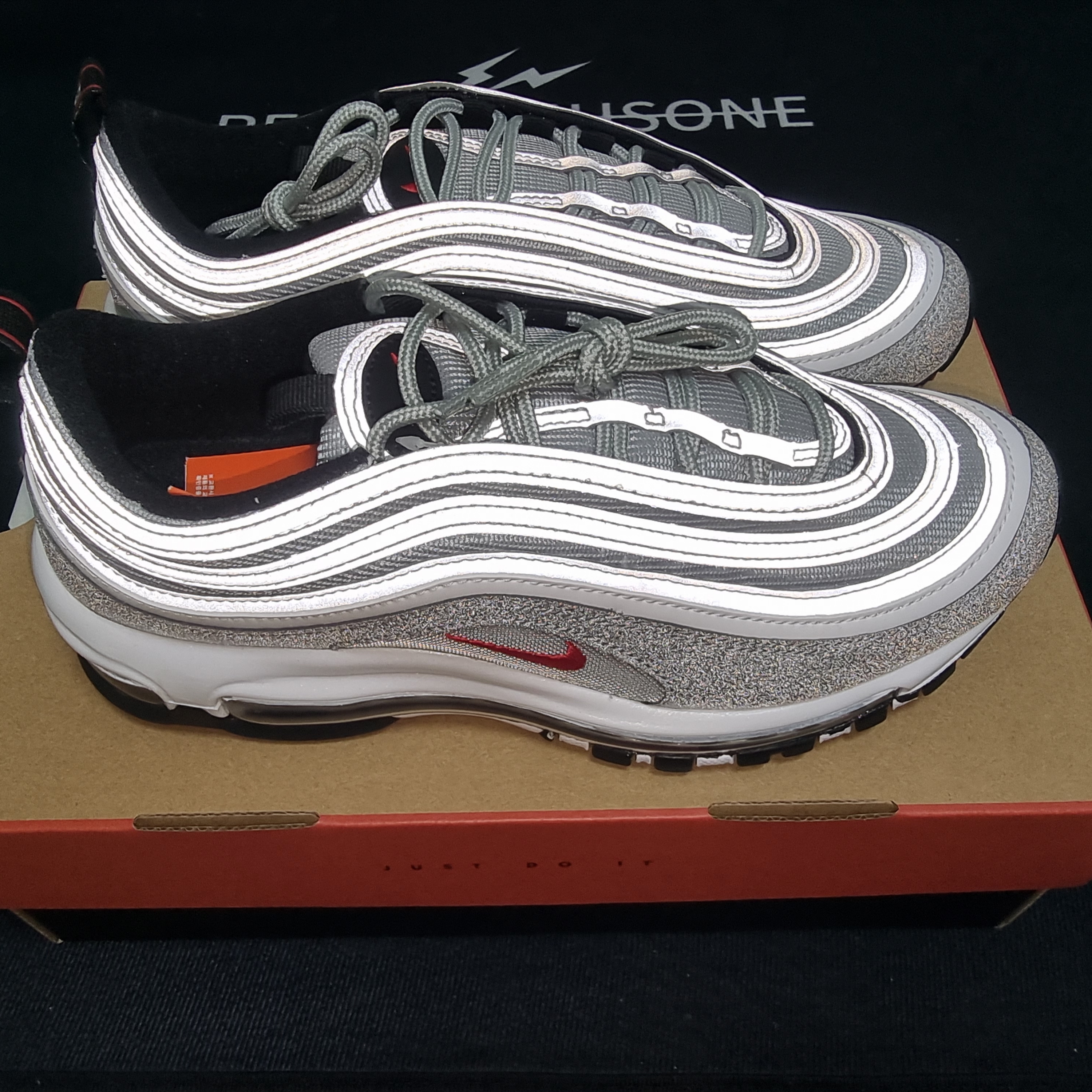 Nike Air Max 97 OG Silver Bullet 2022 착용 스타일 - 2