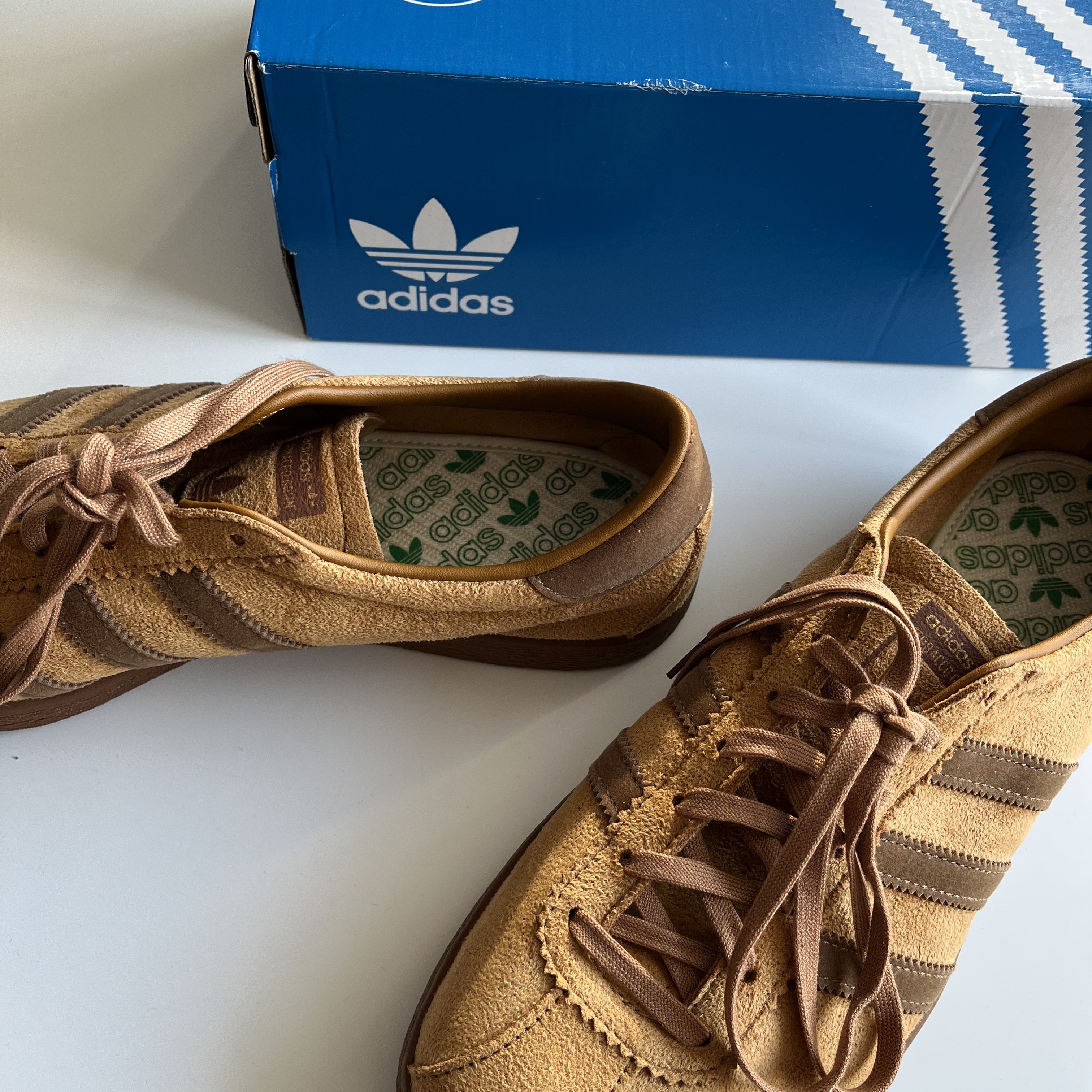 Adidas Tobacco Gruen Mesa Brown Desert 착용 스타일 - 1