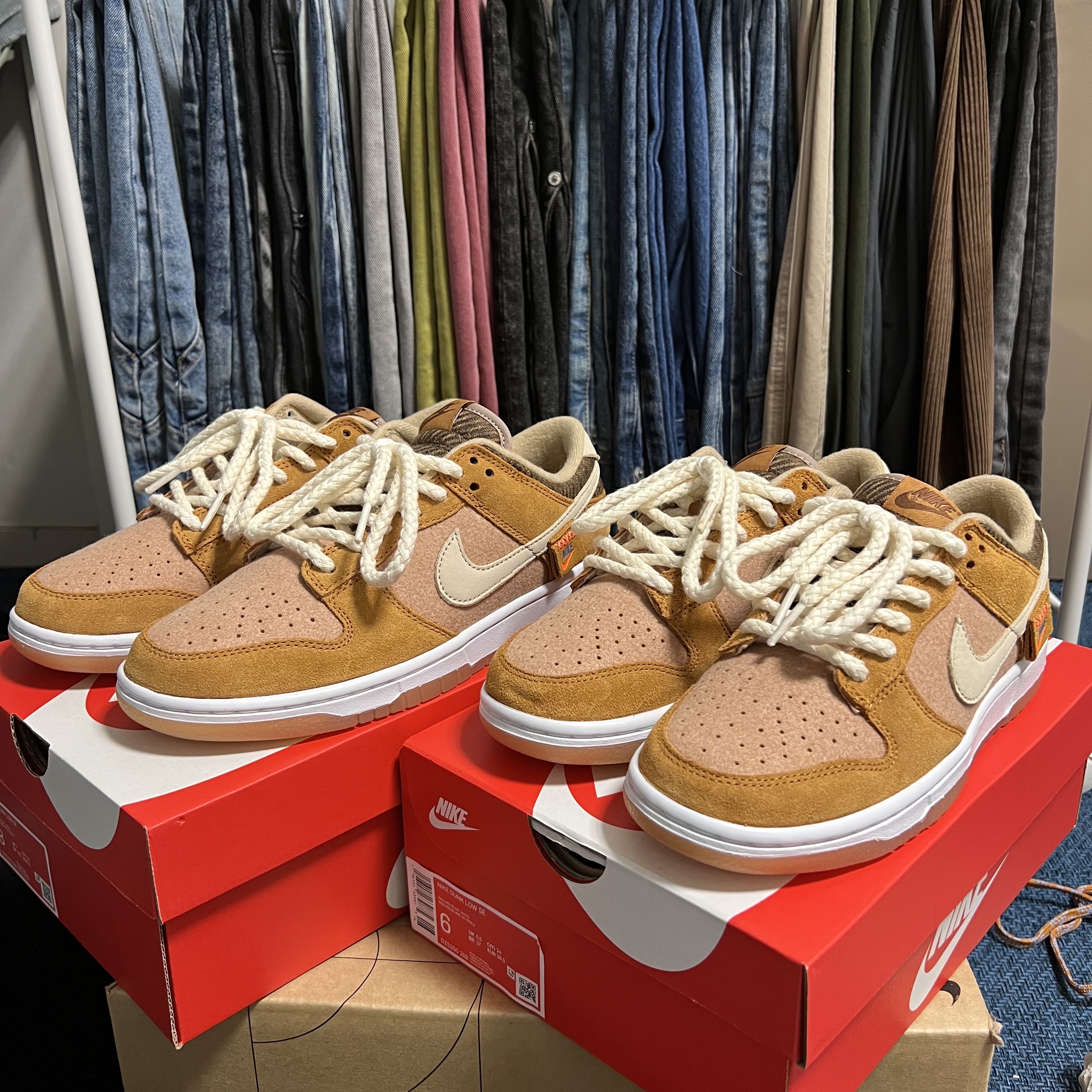 Nike Dunk Low SE Praline Desert Ochre 착용 스타일
