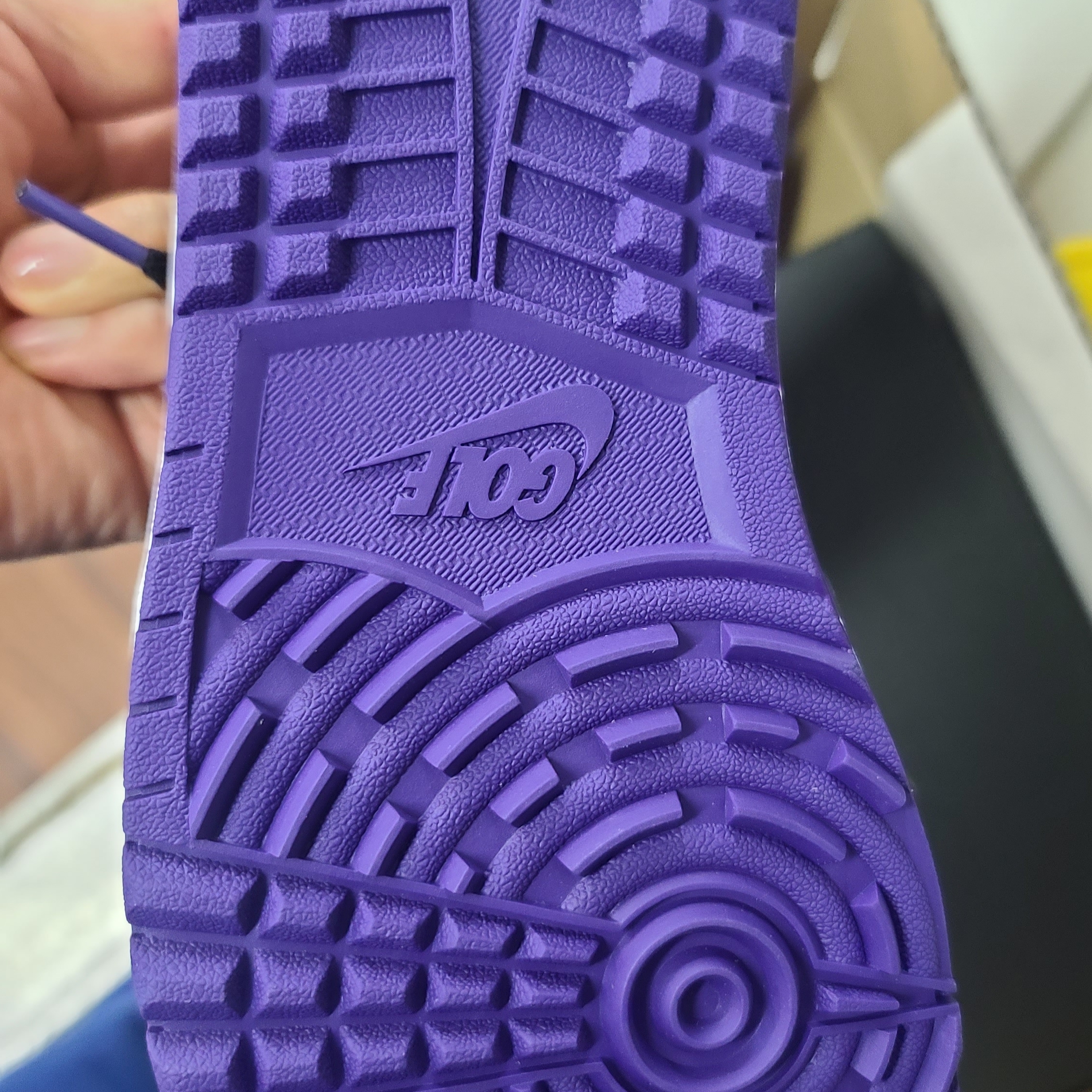 Jordan 1 Low Golf Court Purple 착용 스타일 - 4